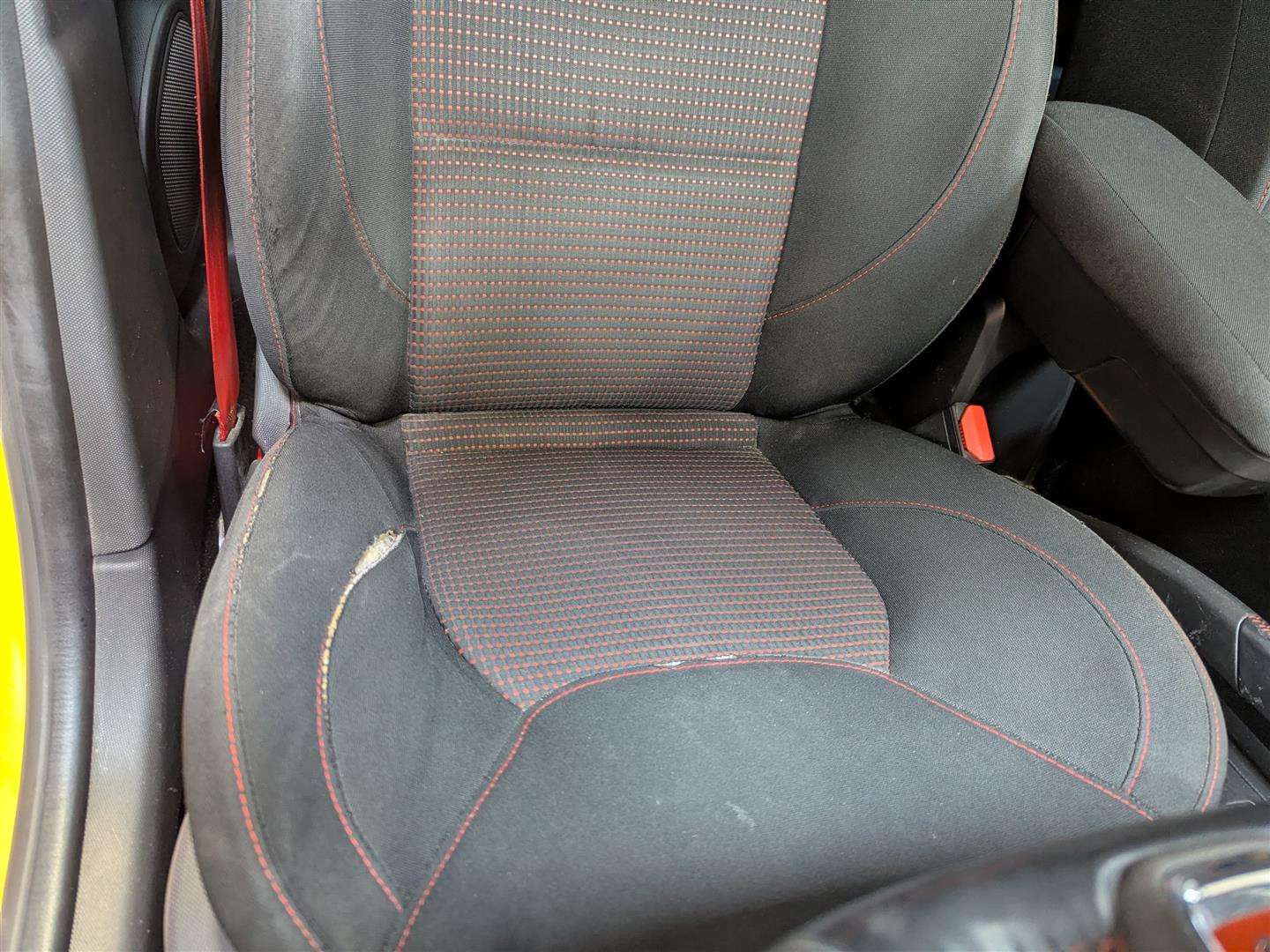 <p>2013 RENAULT CLIO RENAULTSPORT LUX AUT</p>
