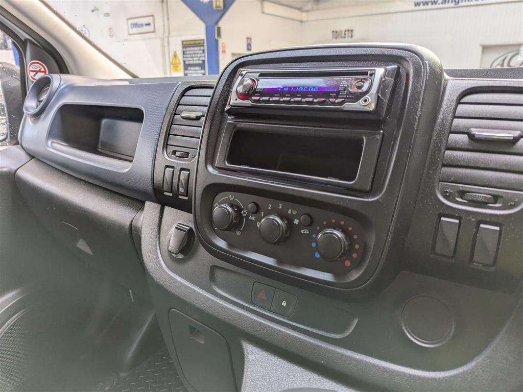 <p>2019 VAUXHALL VIVARO 2900 CDTI</p>