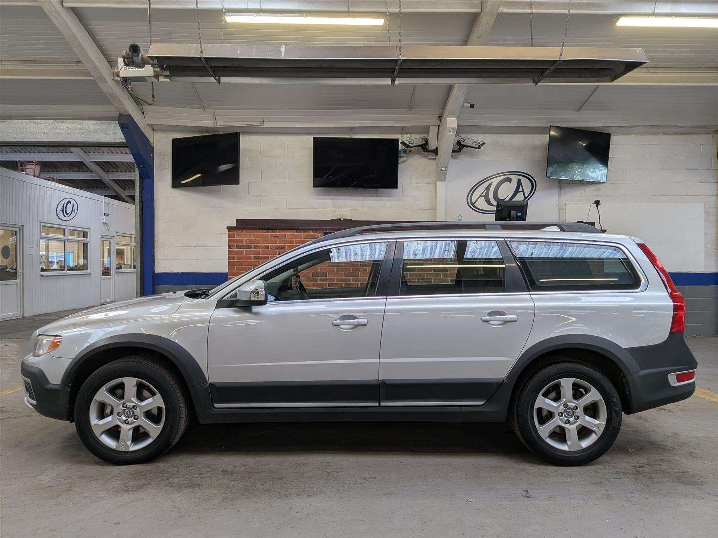 <p>2009 VOLVO XC70 SE LUX D5 A</p>
