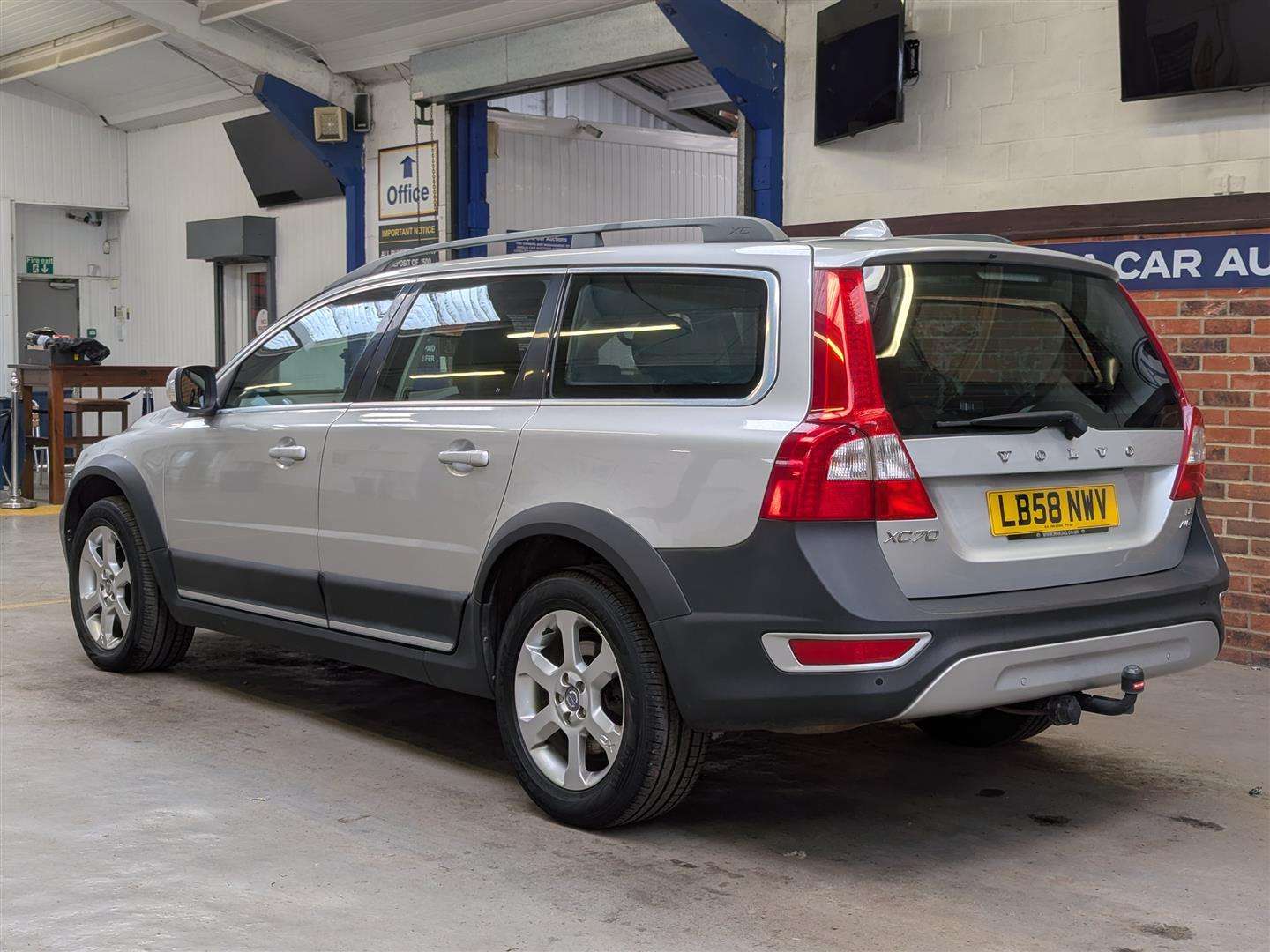 <p>2009 VOLVO XC70 SE LUX D5 A</p>