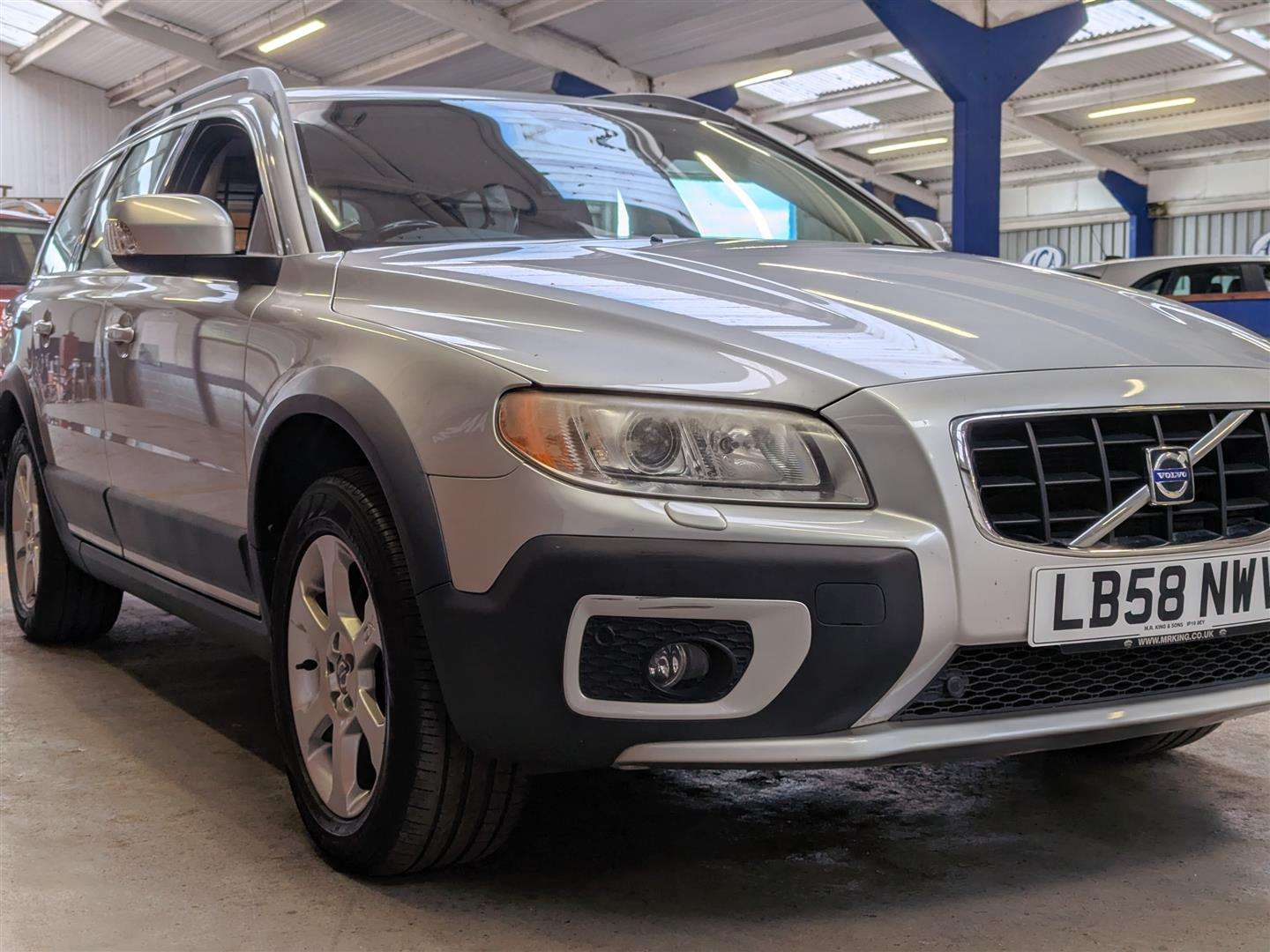 <p>2009 VOLVO XC70 SE LUX D5 A</p>