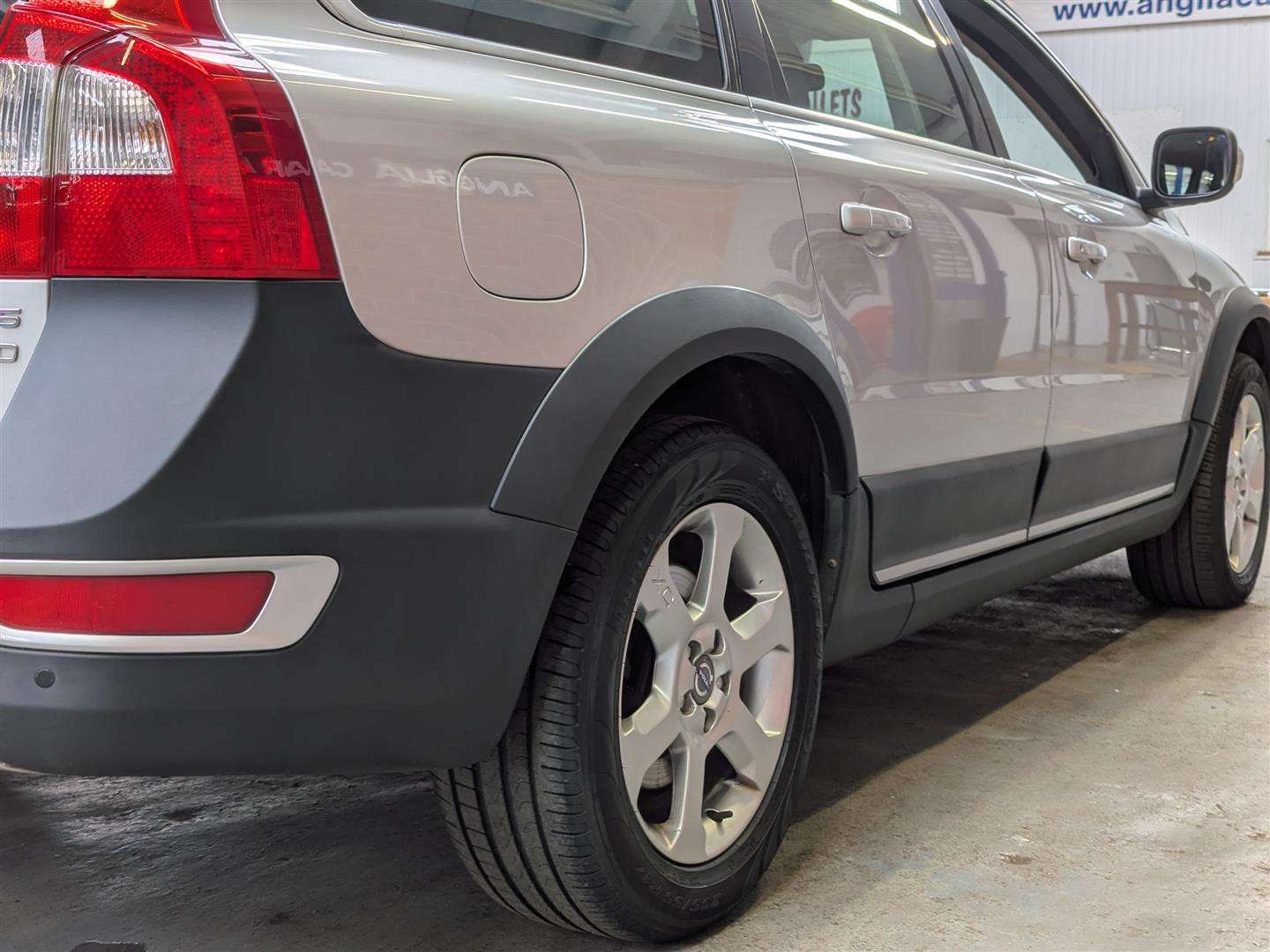 <p>2009 VOLVO XC70 SE LUX D5 A</p>
