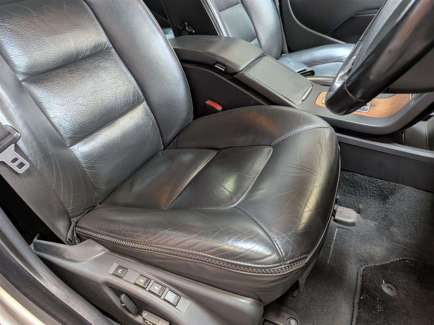 <p>2009 VOLVO XC70 SE LUX D5 A</p>