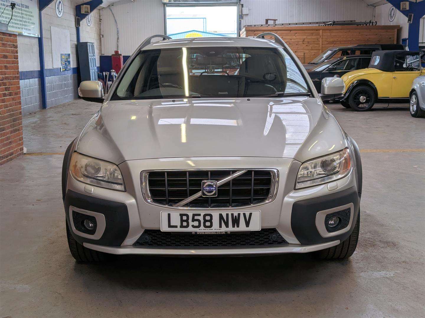 <p>2009 VOLVO XC70 SE LUX D5 A</p>