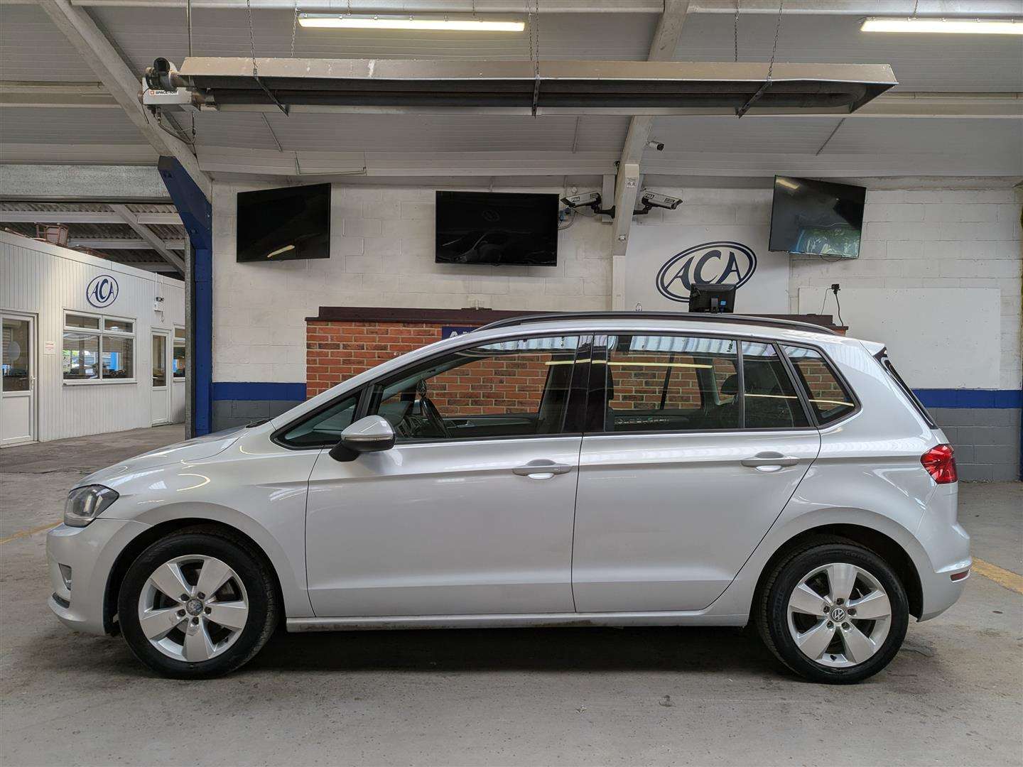 <p>2015 VOLKSWAGEN GOLF SV SE TDI</p>