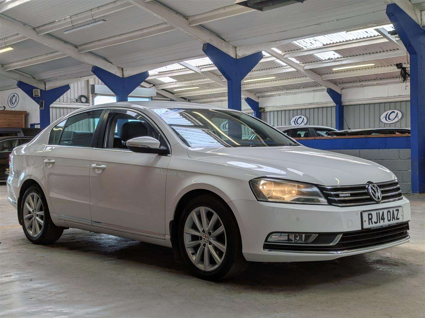 <p>2014 VOLKSWAGEN PASSAT EXECUTIVE TDI BMT</p>