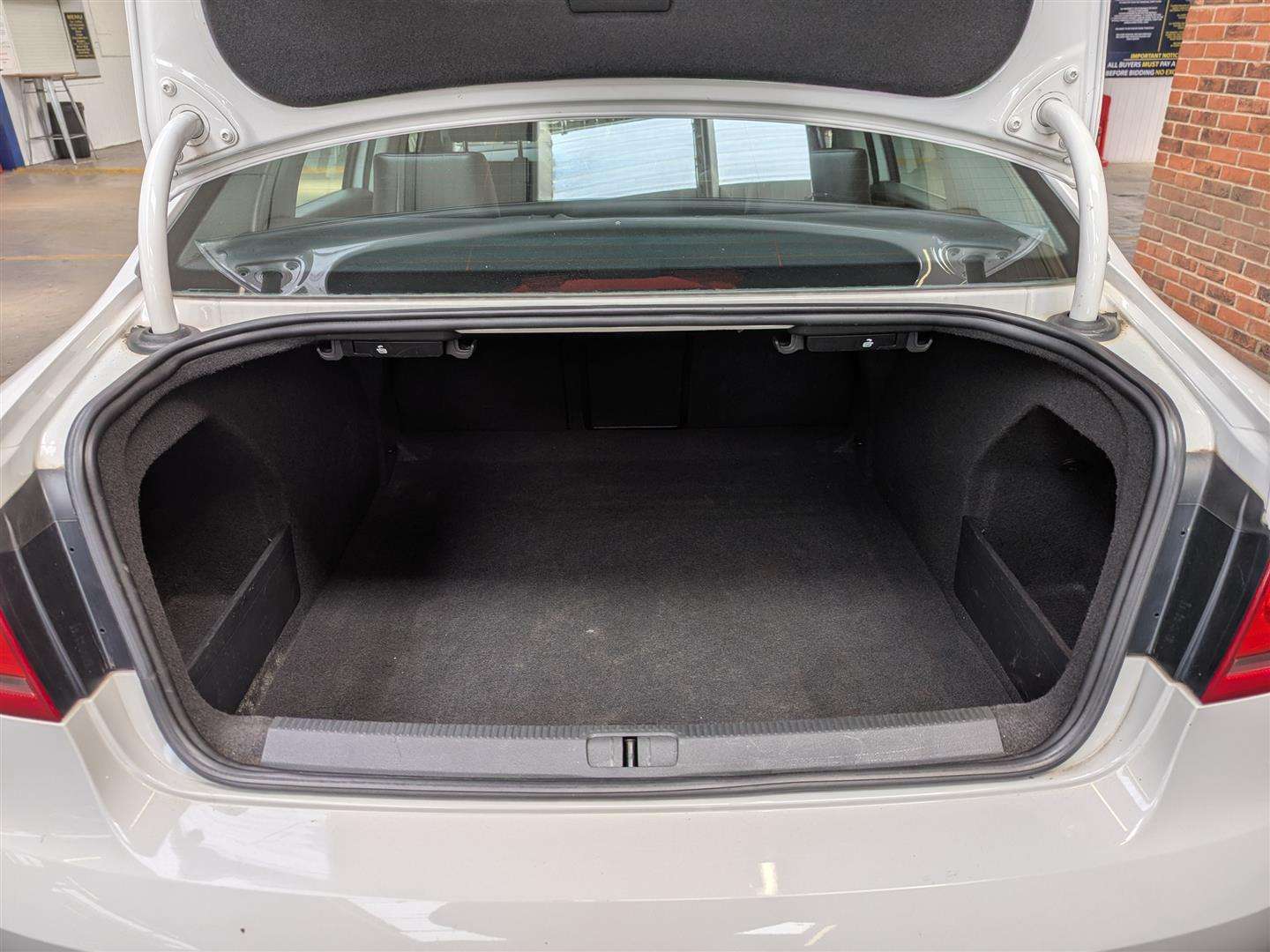 <p>2014 VOLKSWAGEN PASSAT EXECUTIVE TDI BMT</p>
