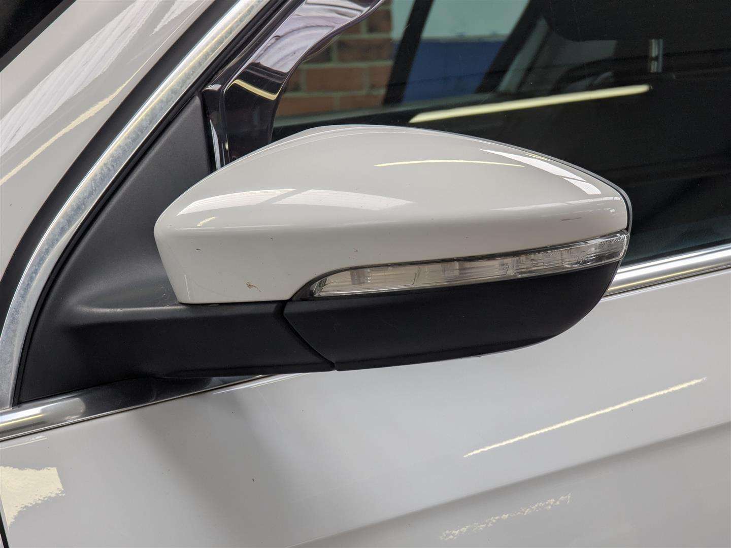 <p>2014 VOLKSWAGEN PASSAT EXECUTIVE TDI BMT</p>