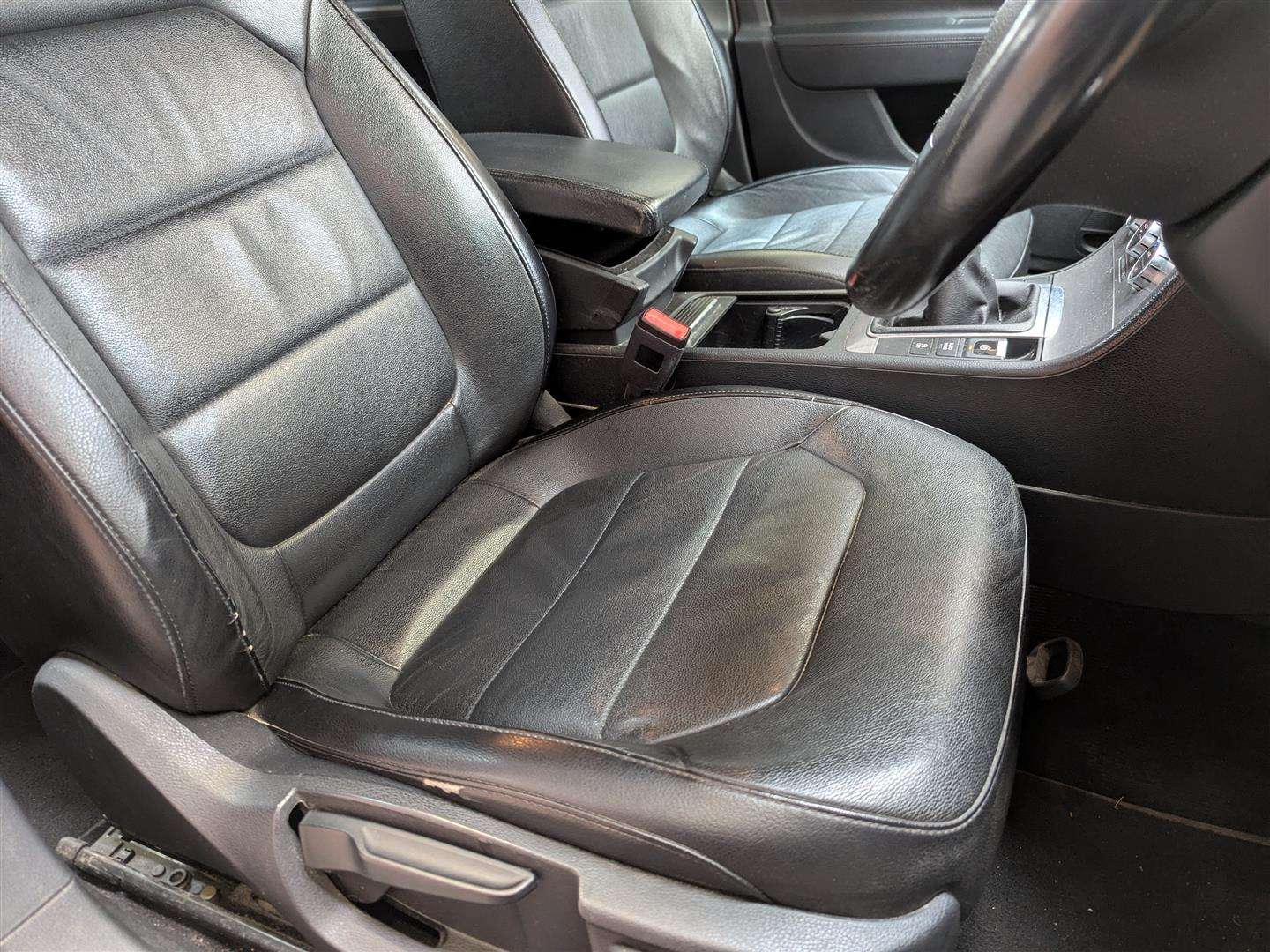 <p>2014 VOLKSWAGEN PASSAT EXECUTIVE TDI BMT</p>