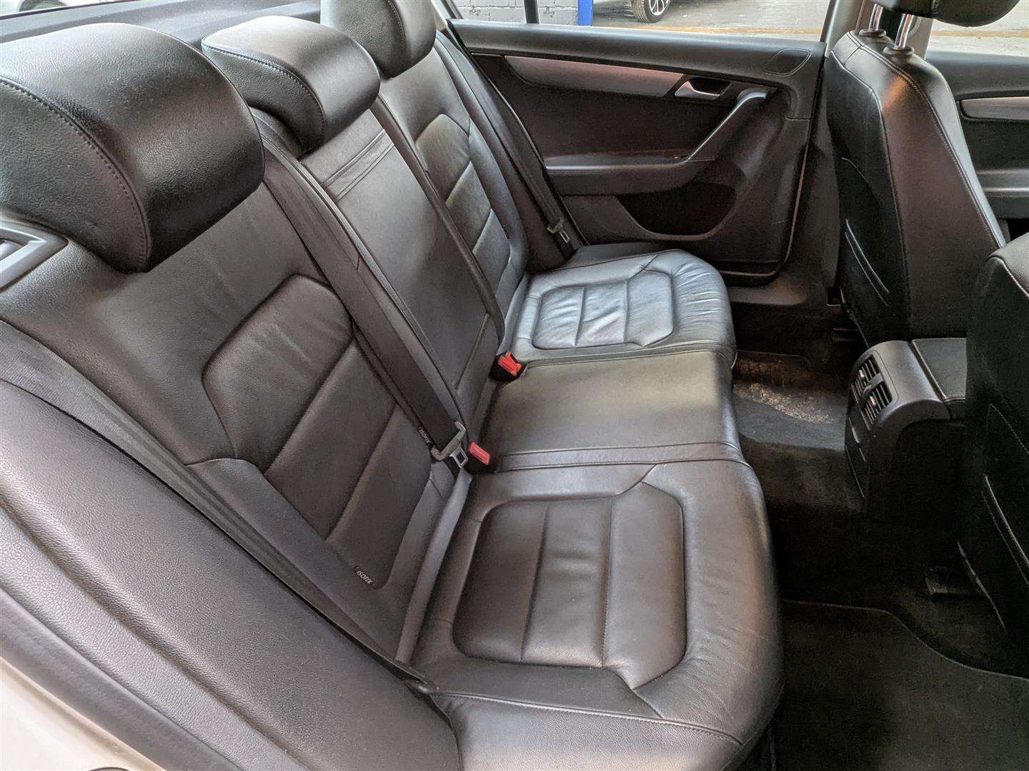 <p>2014 VOLKSWAGEN PASSAT EXECUTIVE TDI BMT</p>
