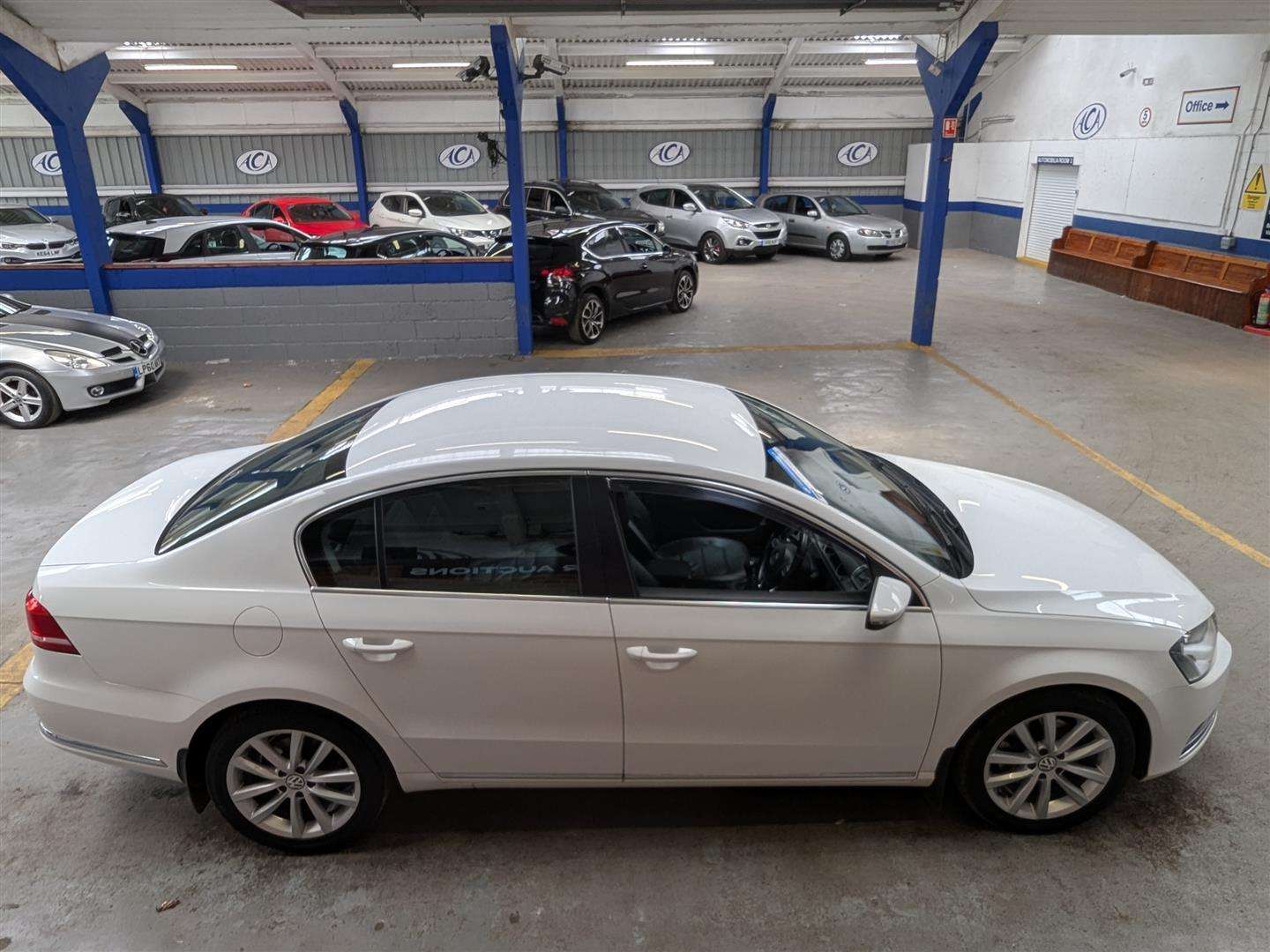 <p>2014 VOLKSWAGEN PASSAT EXECUTIVE TDI BMT</p>