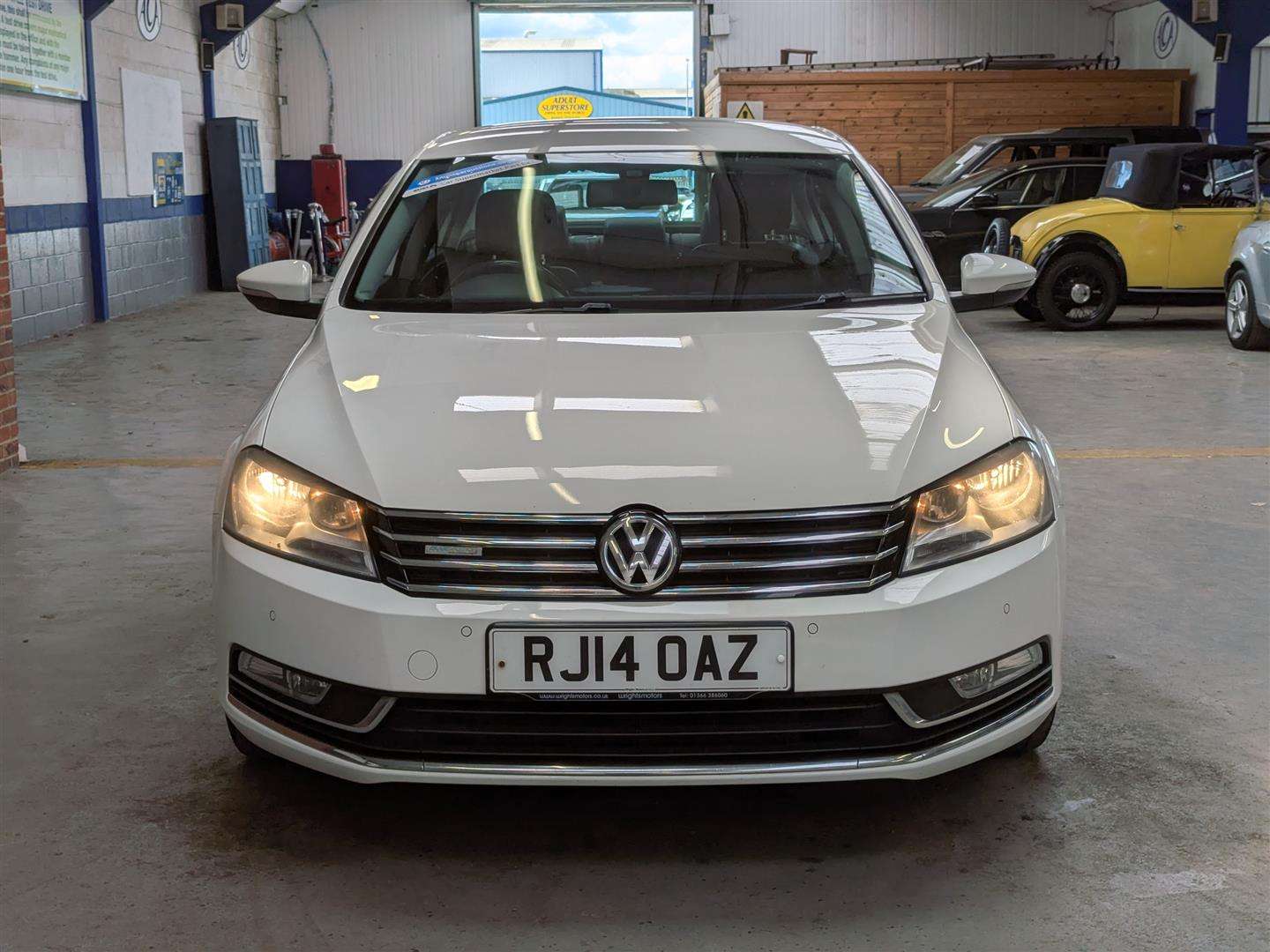 <p>2014 VOLKSWAGEN PASSAT EXECUTIVE TDI BMT</p>