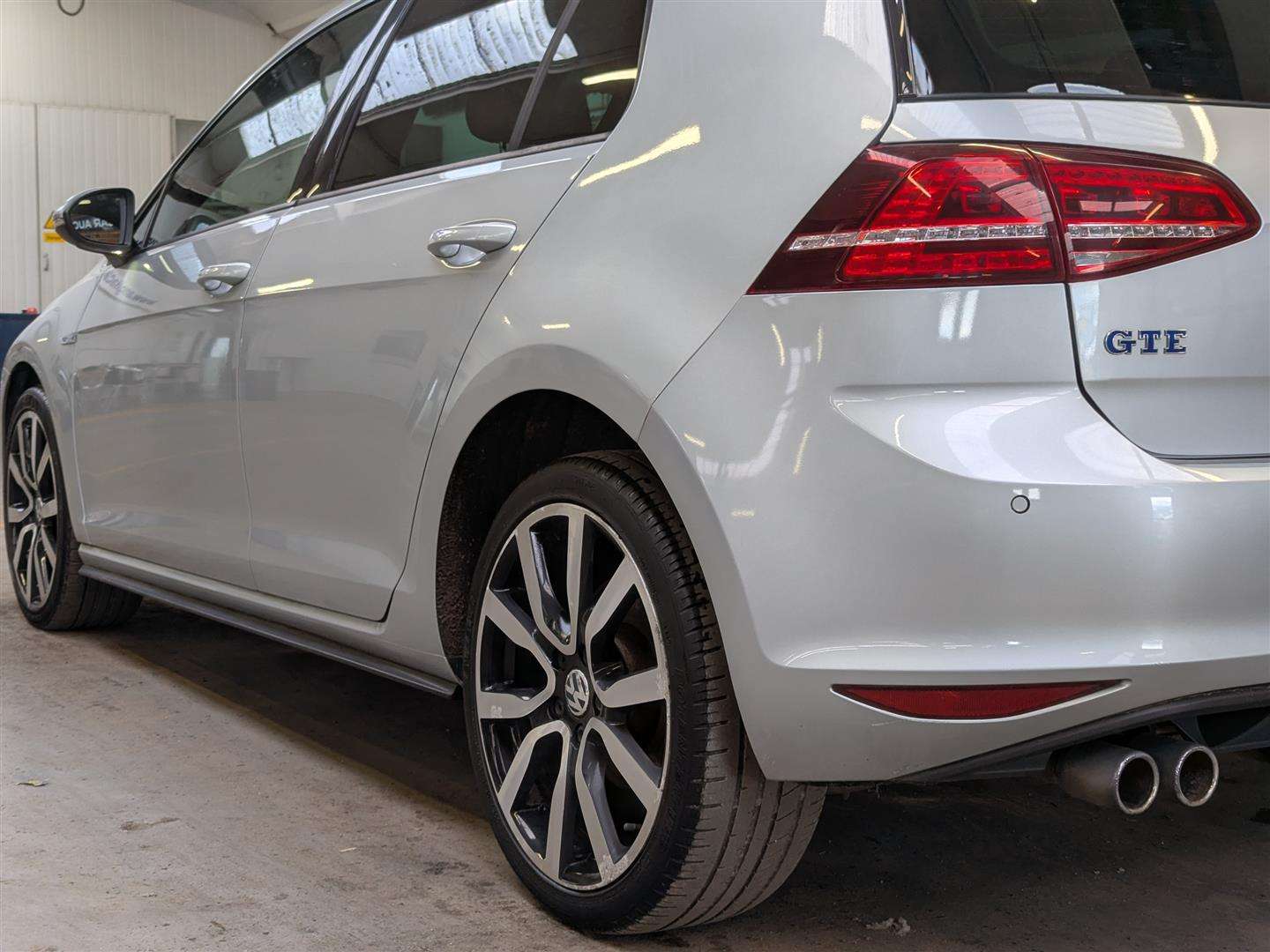 <p>2016 VOLKSWAGEN GOLF GTE S-A</p>