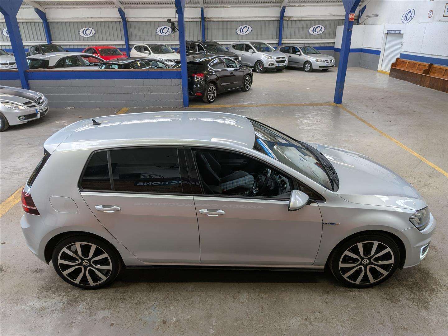 <p>2016 VOLKSWAGEN GOLF GTE S-A</p>