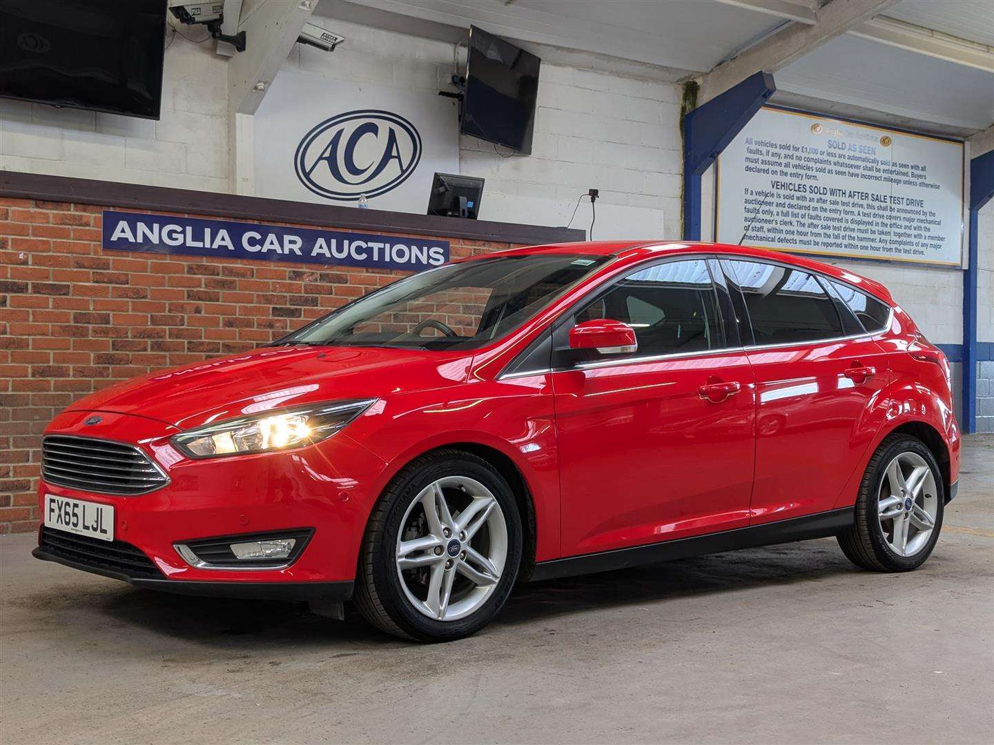 <p>2015 FORD FOCUS TITANIUM</p>