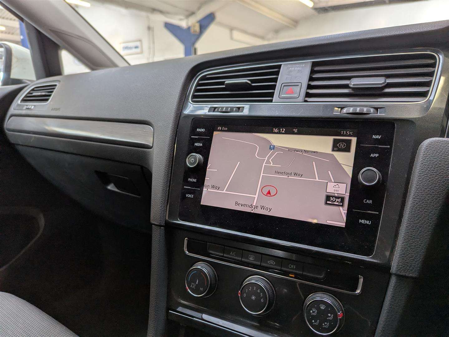<p>2017 VOLKSWAGEN GOLF SE NAVIGATION TDI BM</p>