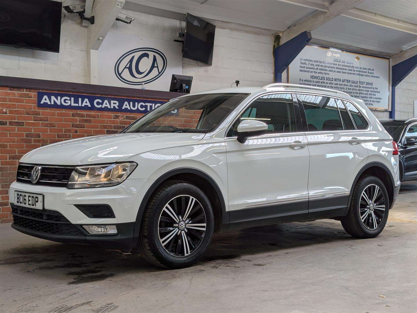 <p>2016 VOLKSWAGEN TIGUAN SE NAV TDI BMT</p>