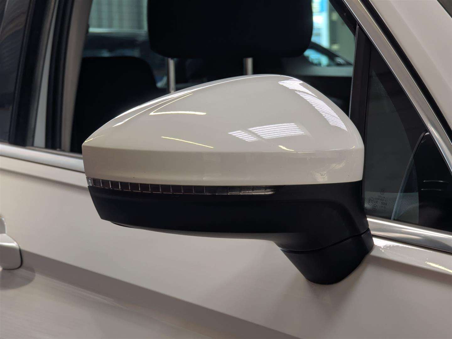 <p>2016 VOLKSWAGEN TIGUAN SE NAV TDI BMT</p>