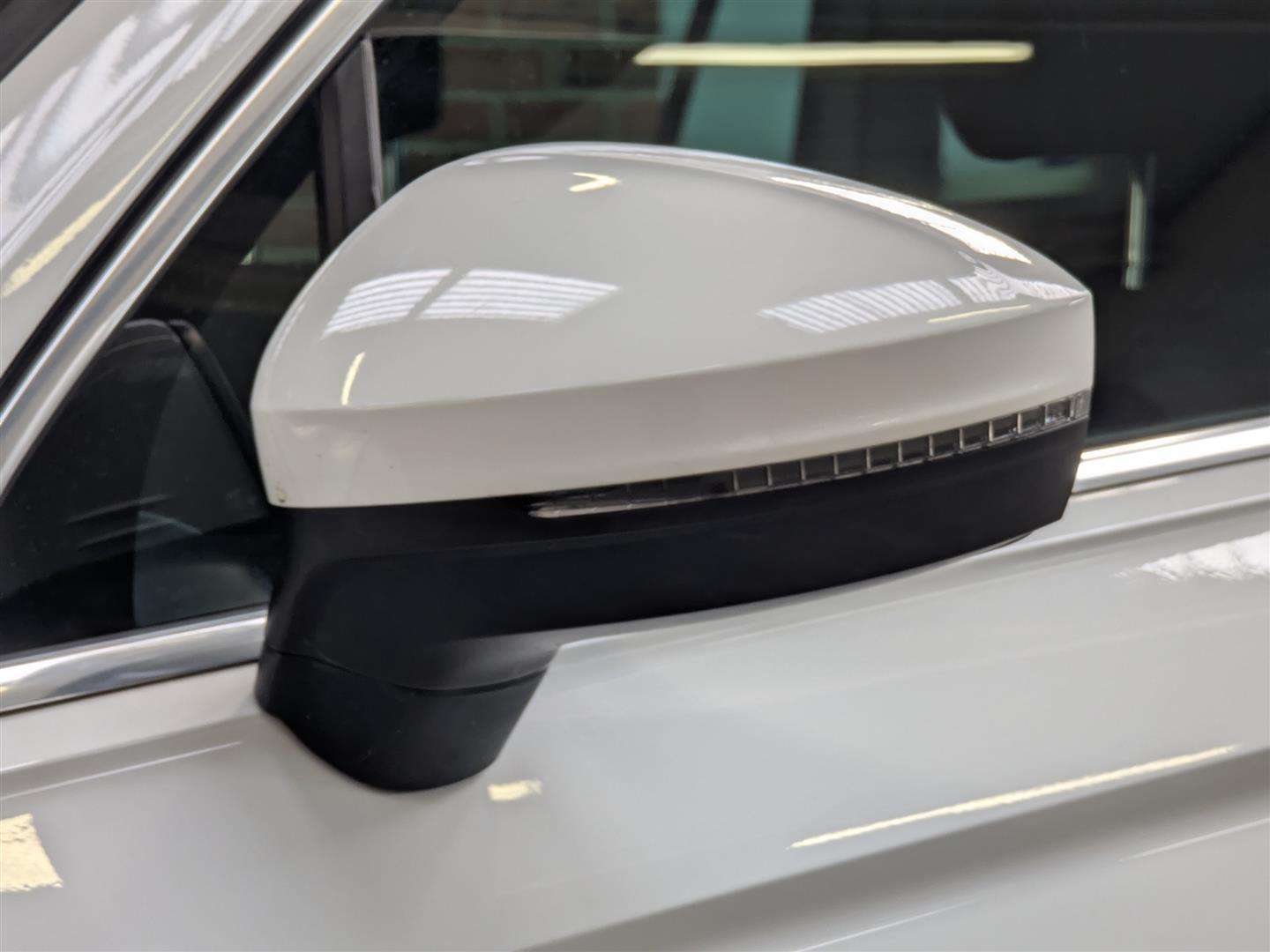 <p>2016 VOLKSWAGEN TIGUAN SE NAV TDI BMT</p>