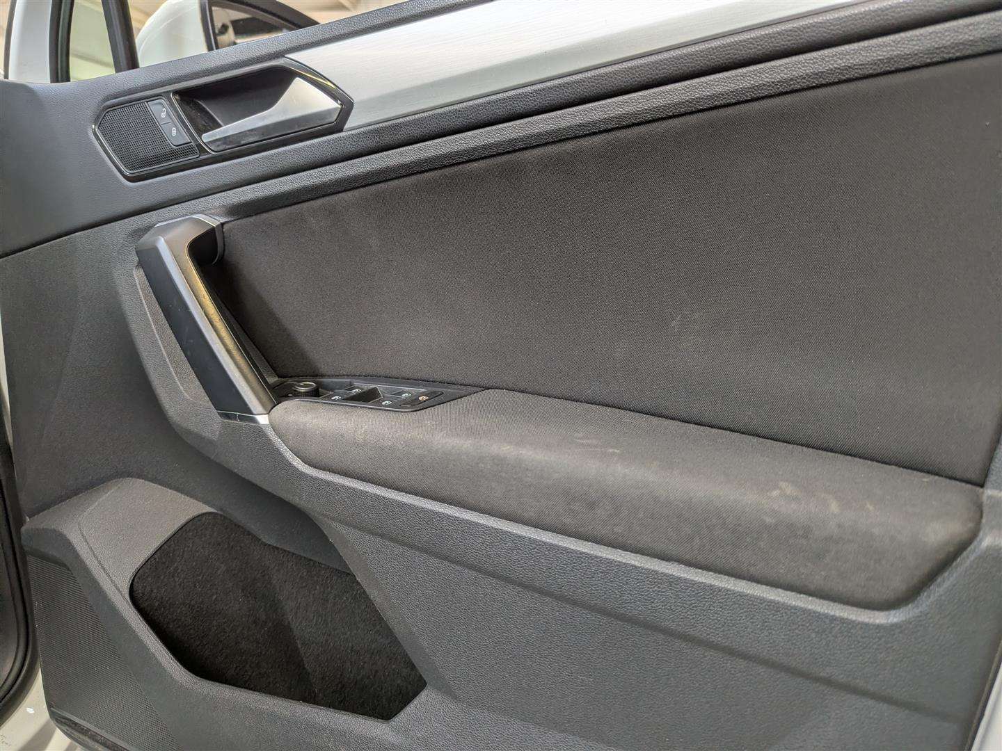 <p>2016 VOLKSWAGEN TIGUAN SE NAV TDI BMT</p>