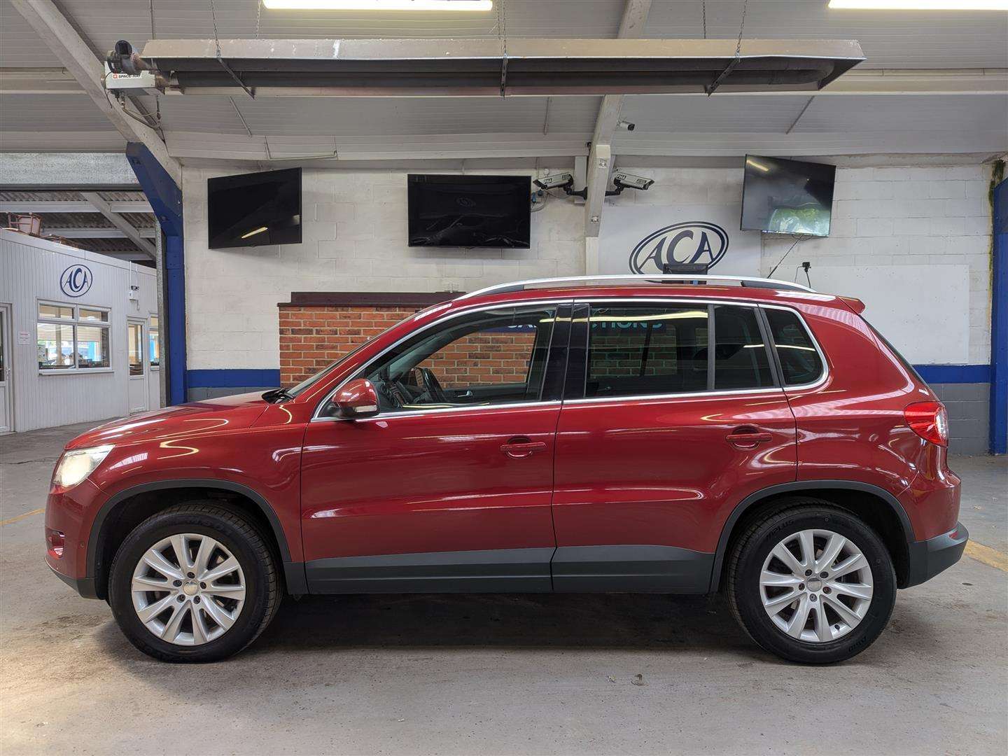 <p>2011 VOLKSWAGEN TIGUAN MATCH TDI 4MOT S-A</p>