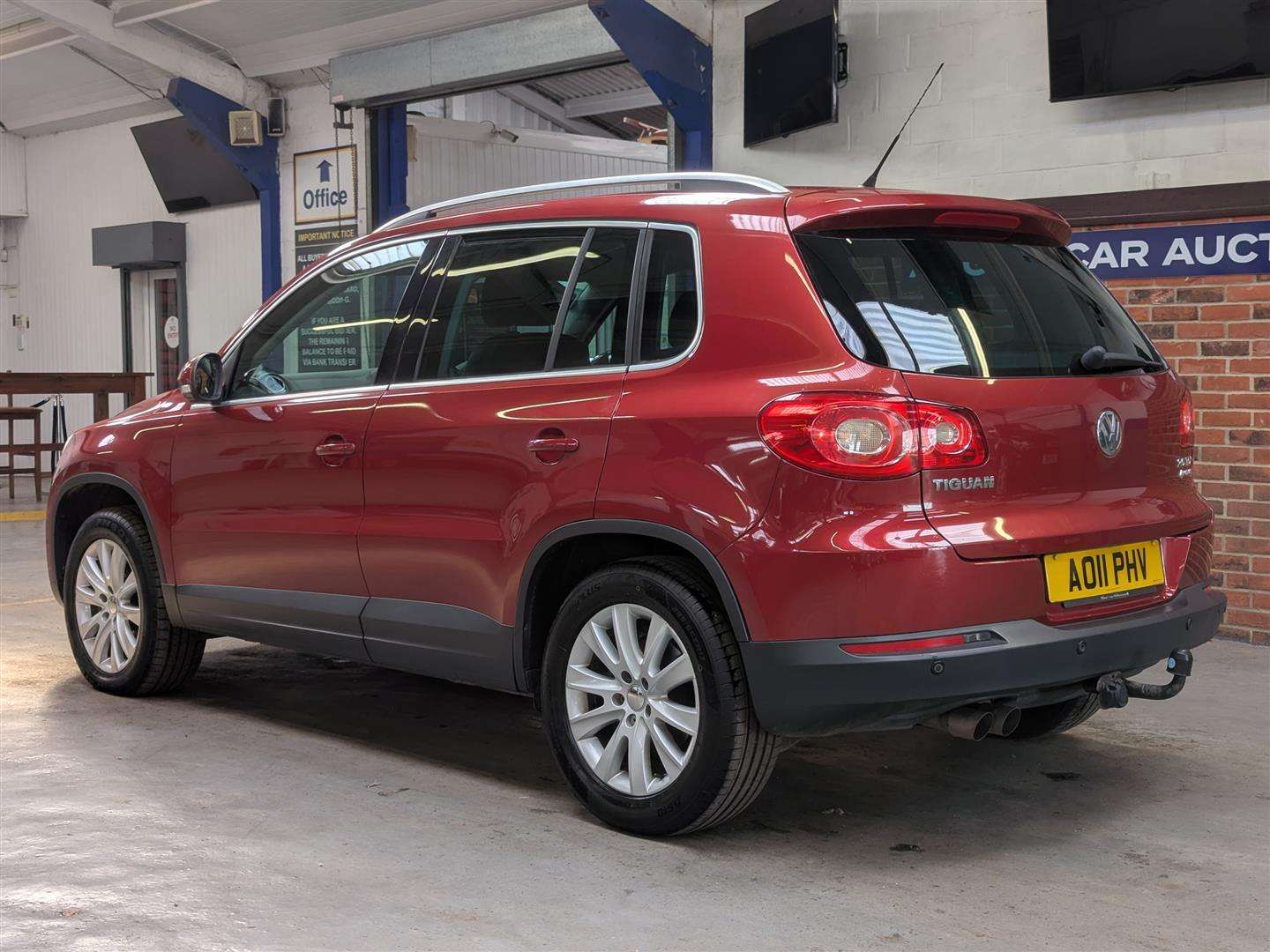 <p>2011 VOLKSWAGEN TIGUAN MATCH TDI 4MOT S-A</p>