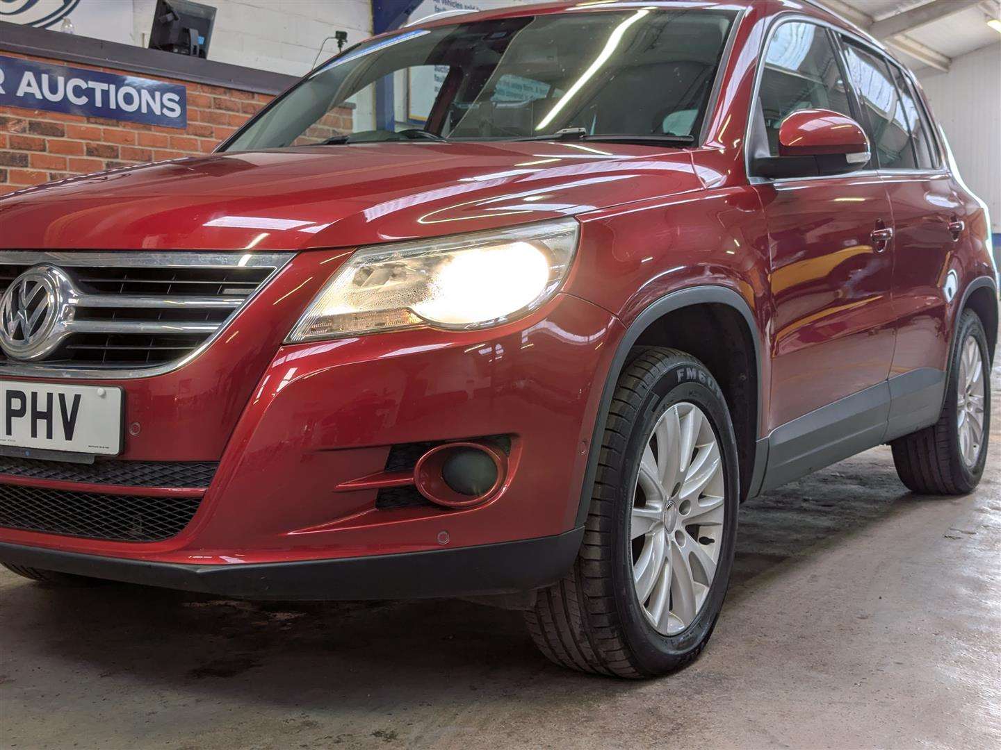 <p>2011 VOLKSWAGEN TIGUAN MATCH TDI 4MOT S-A</p>