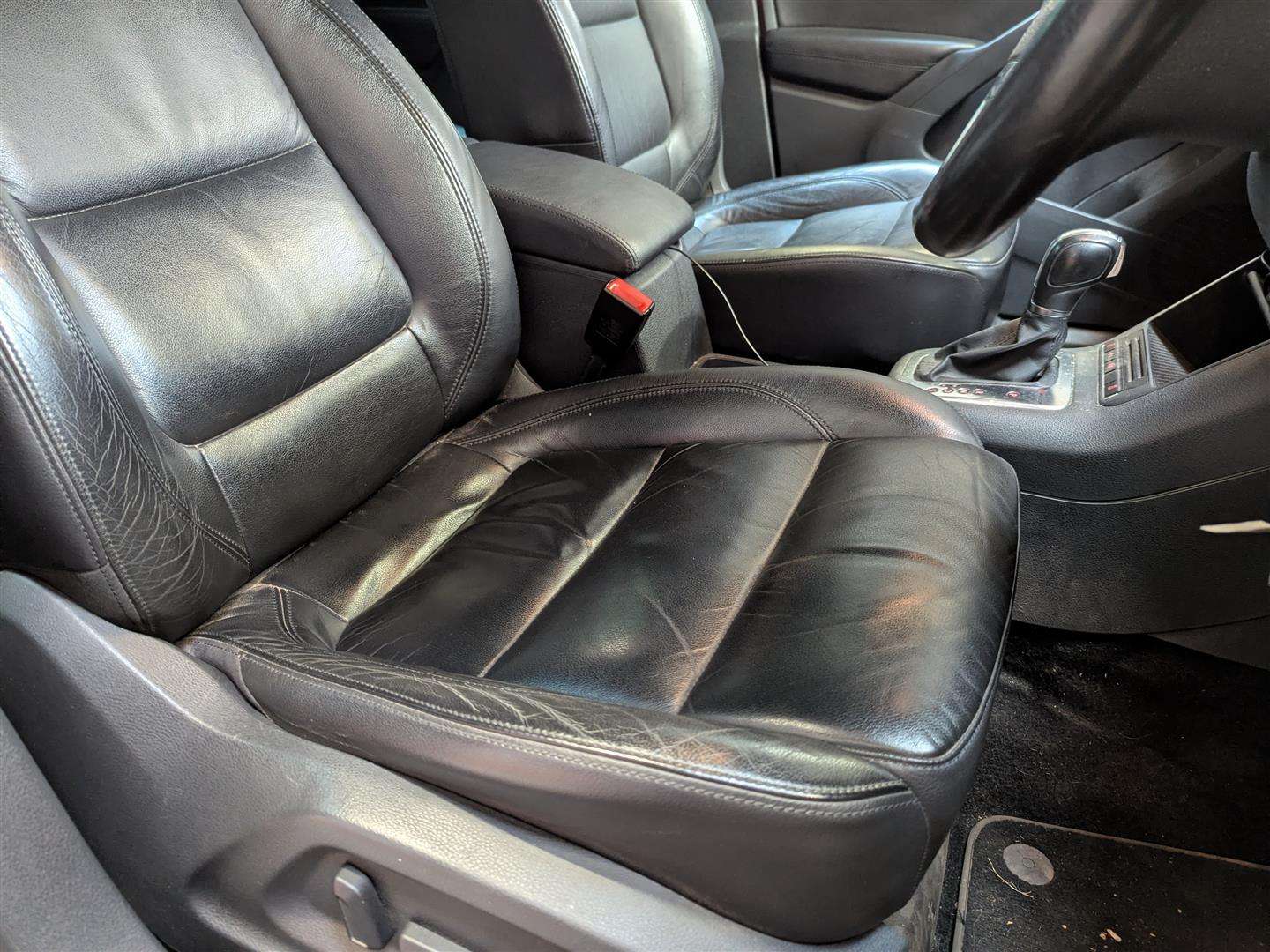 <p>2011 VOLKSWAGEN TIGUAN MATCH TDI 4MOT S-A</p>