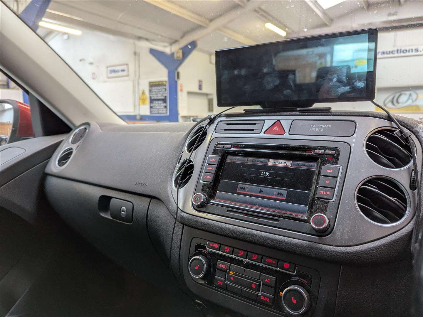 <p>2011 VOLKSWAGEN TIGUAN MATCH TDI 4MOT S-A</p>