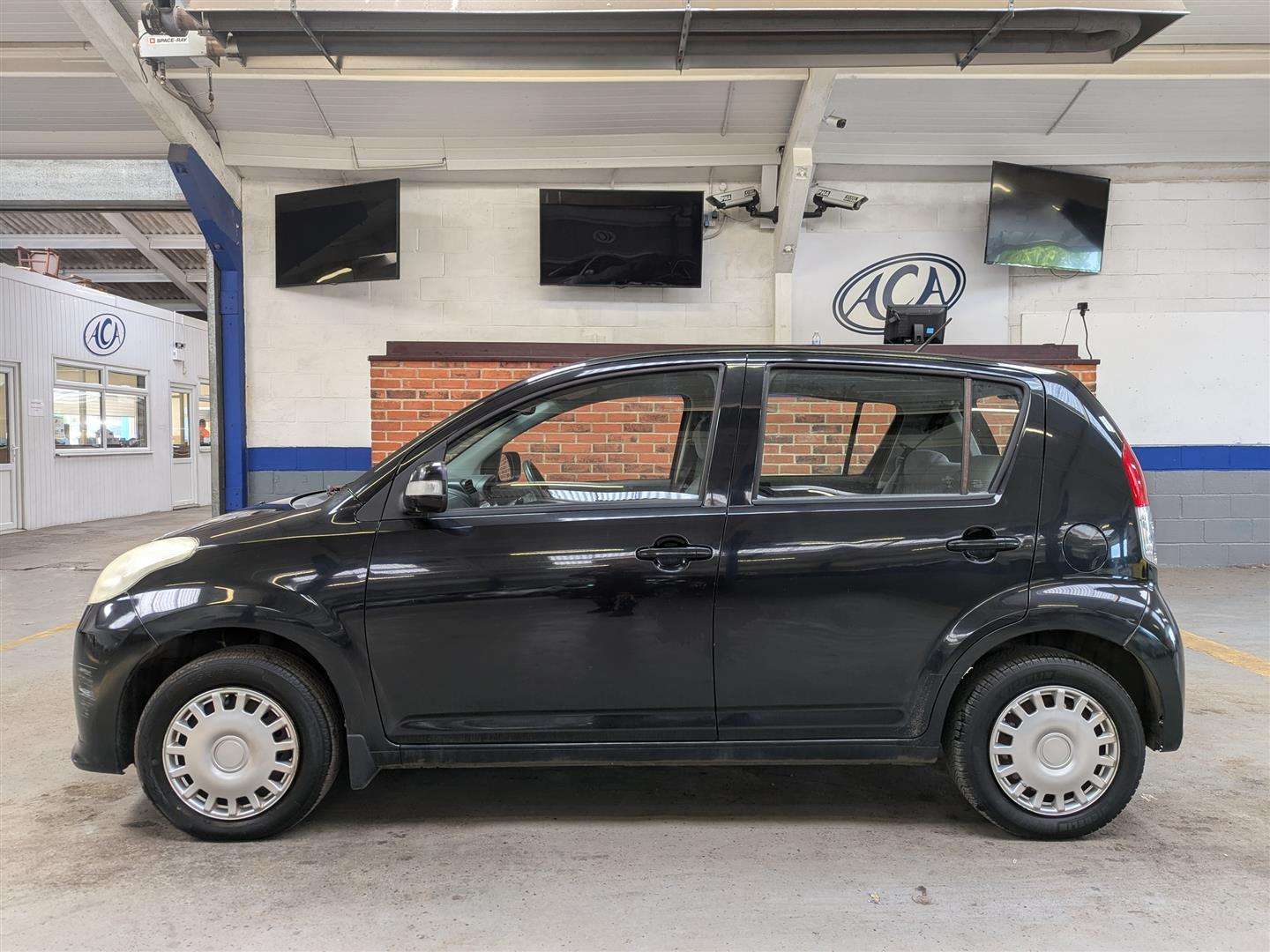 <p>2010 PERODUA MYVI SXI</p>