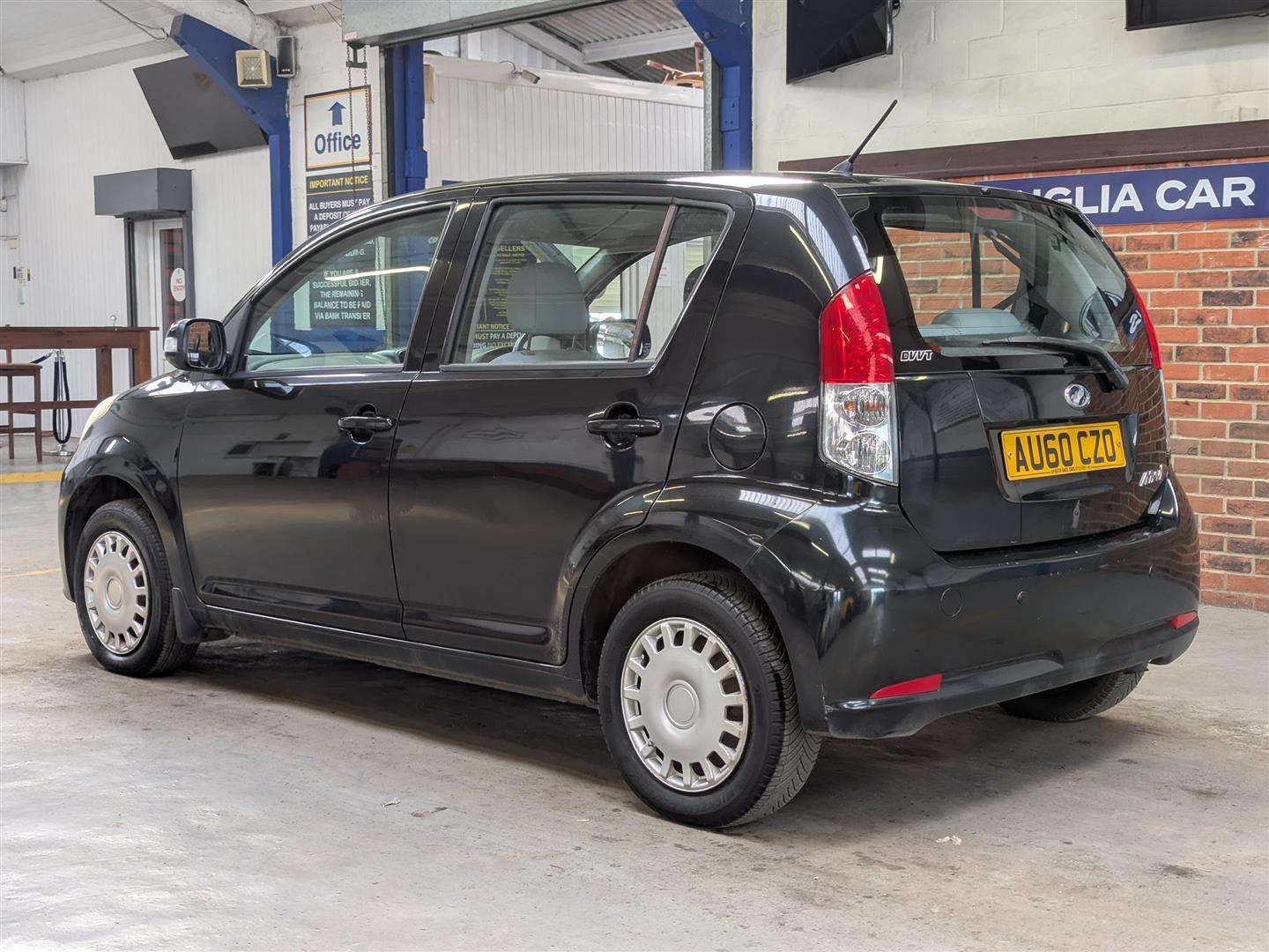 <p>2010 PERODUA MYVI SXI</p>