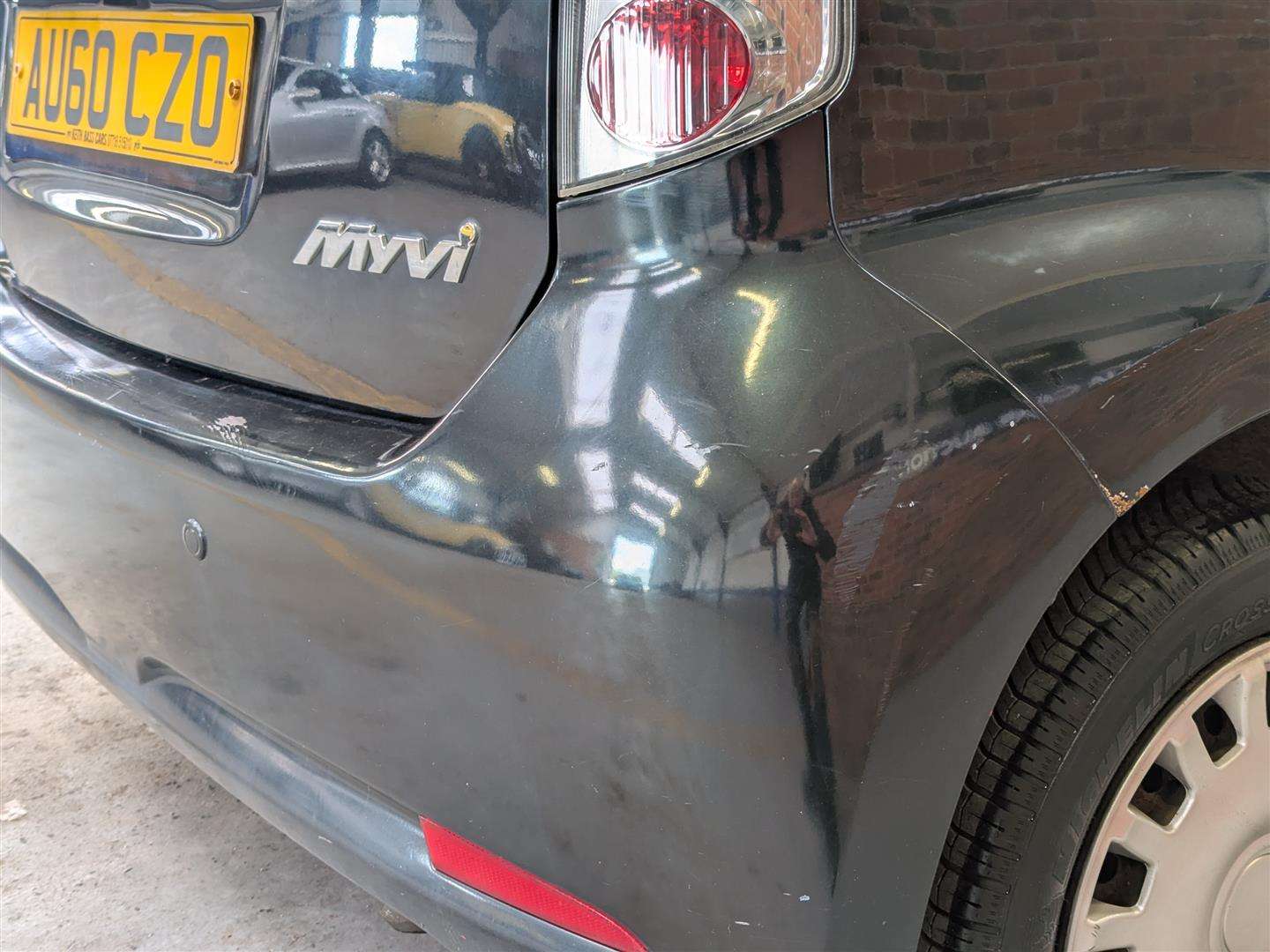 <p>2010 PERODUA MYVI SXI</p>