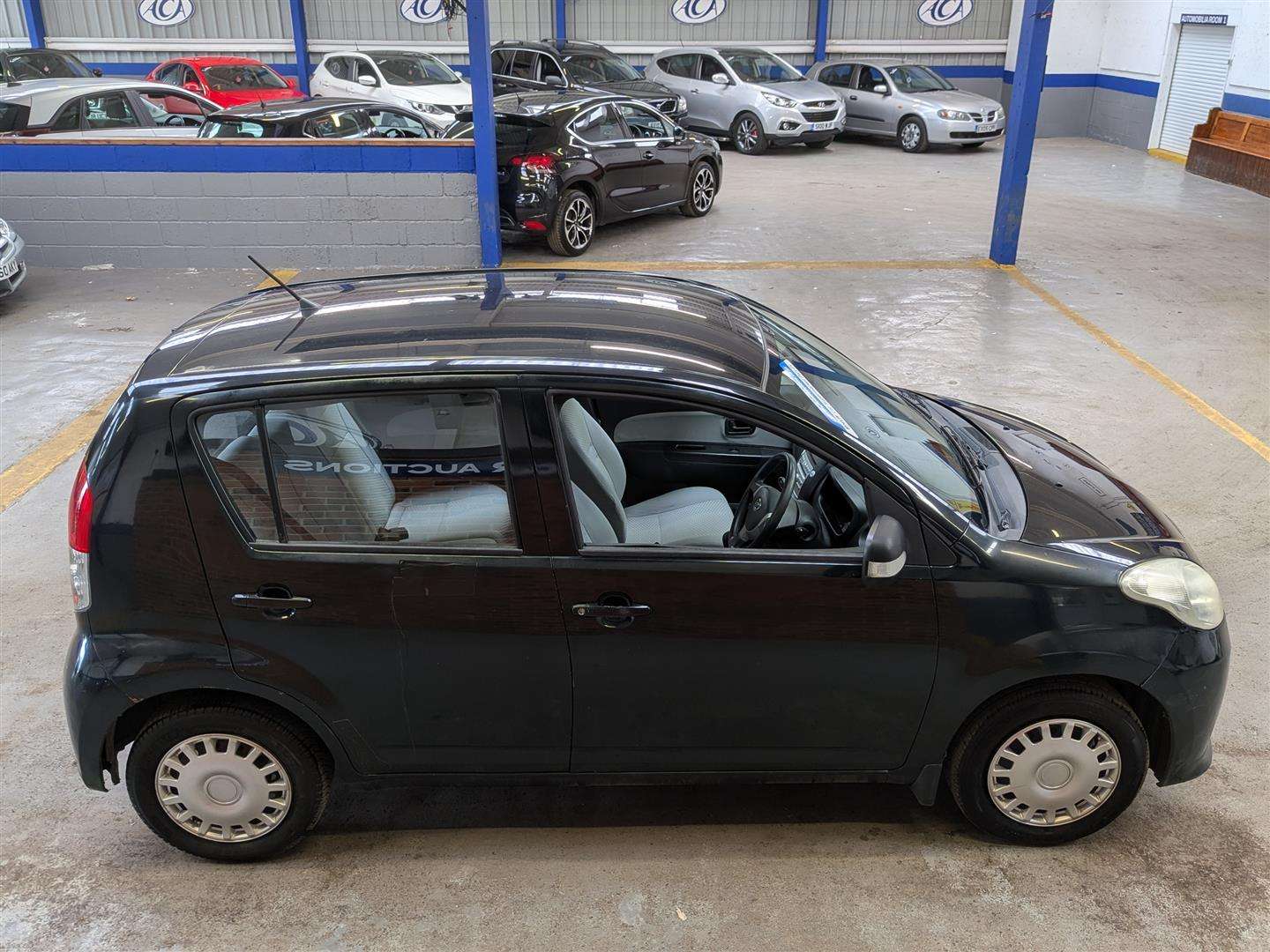 <p>2010 PERODUA MYVI SXI</p>