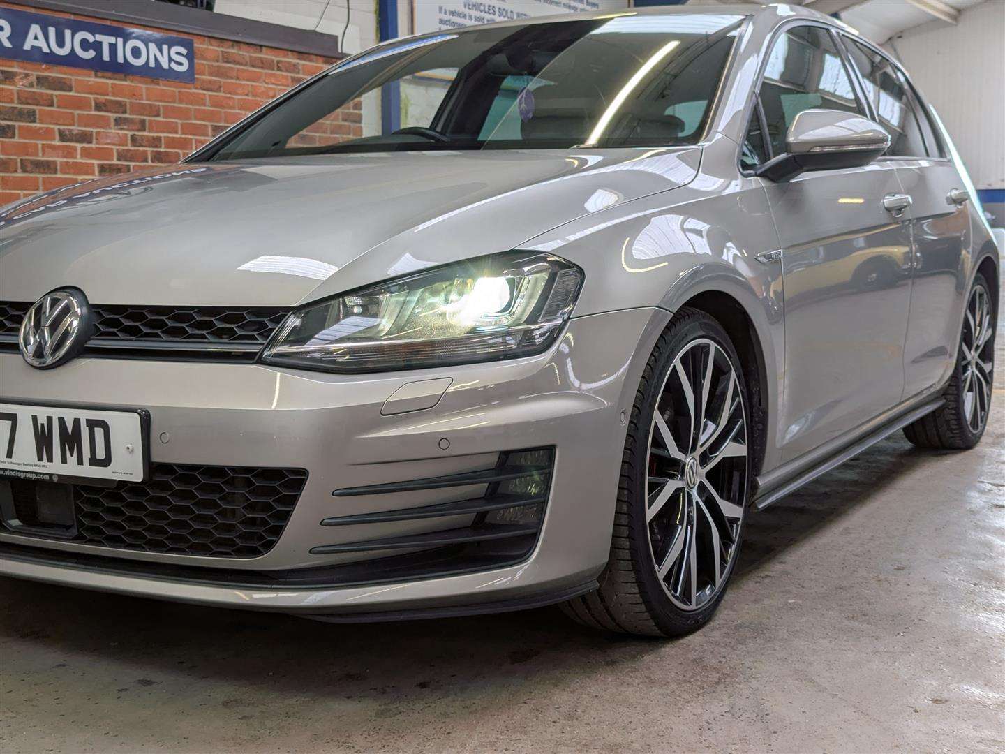 <p>2017 VOLKSWAGEN GOLF GTD S-A</p>