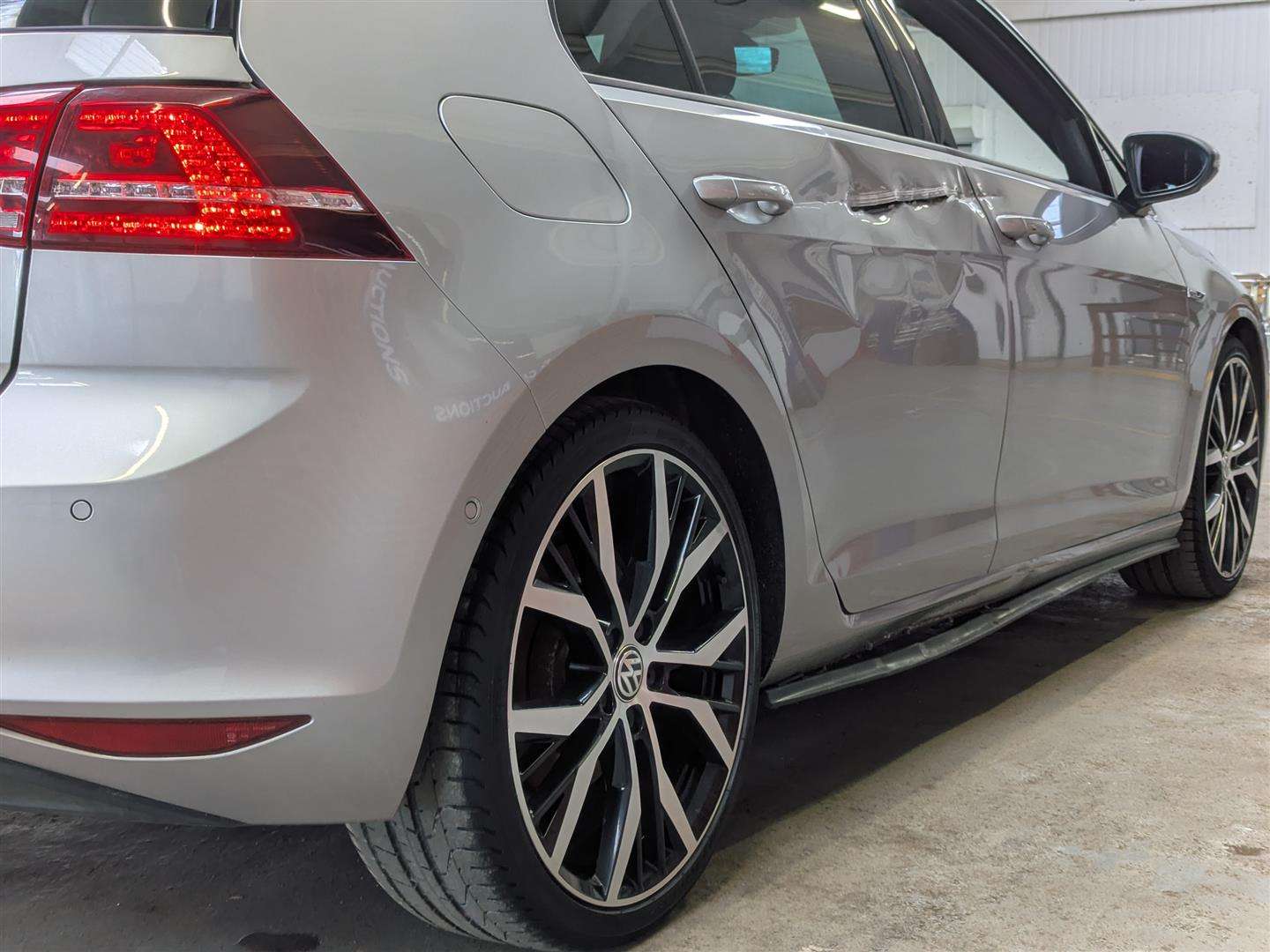 <p>2017 VOLKSWAGEN GOLF GTD S-A</p>