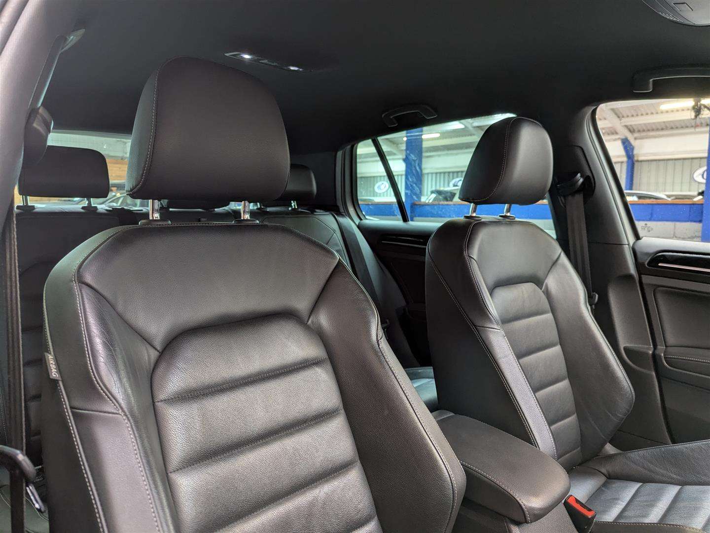 <p>2017 VOLKSWAGEN GOLF GTD S-A</p>