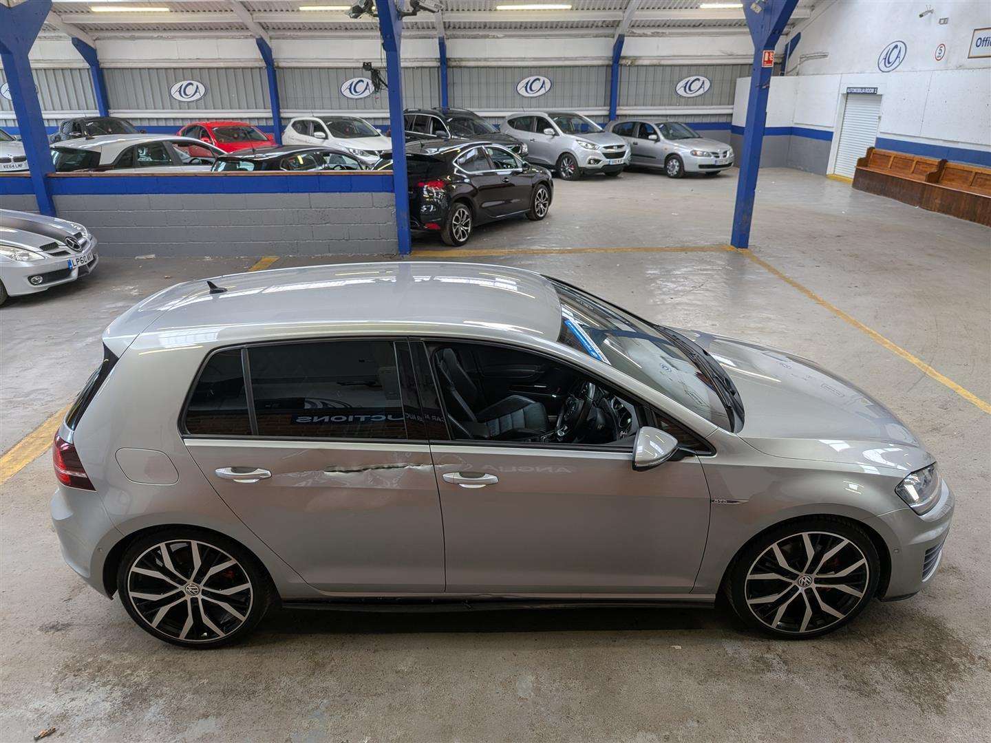 <p>2017 VOLKSWAGEN GOLF GTD S-A</p>