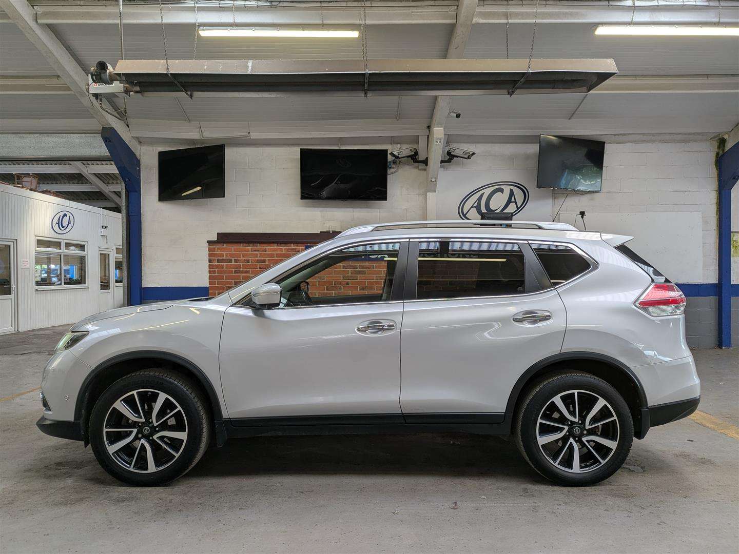 <p>2015 NISSAN X-TRAIL TEKNA DCI</p>