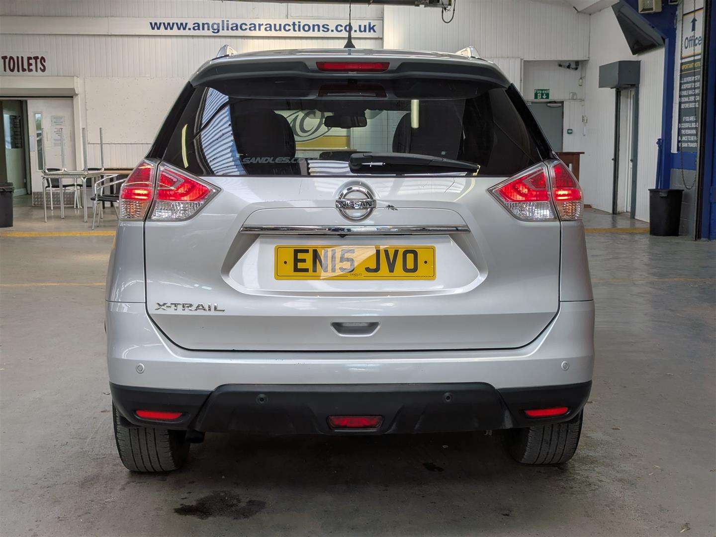 <p>2015 NISSAN X-TRAIL TEKNA DCI</p>