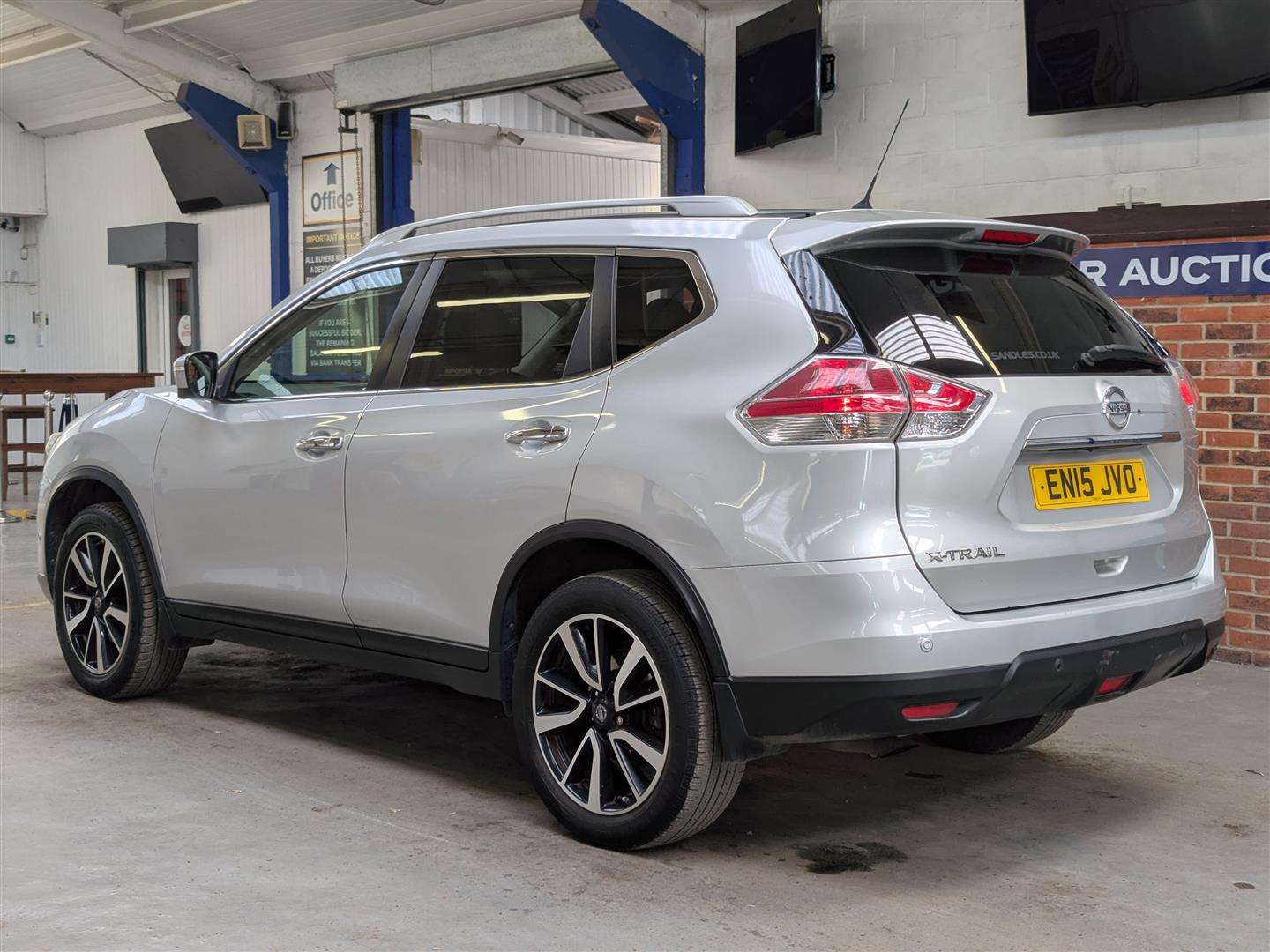 <p>2015 NISSAN X-TRAIL TEKNA DCI</p>