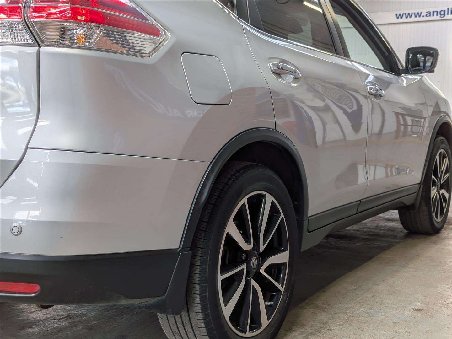 <p>2015 NISSAN X-TRAIL TEKNA DCI</p>