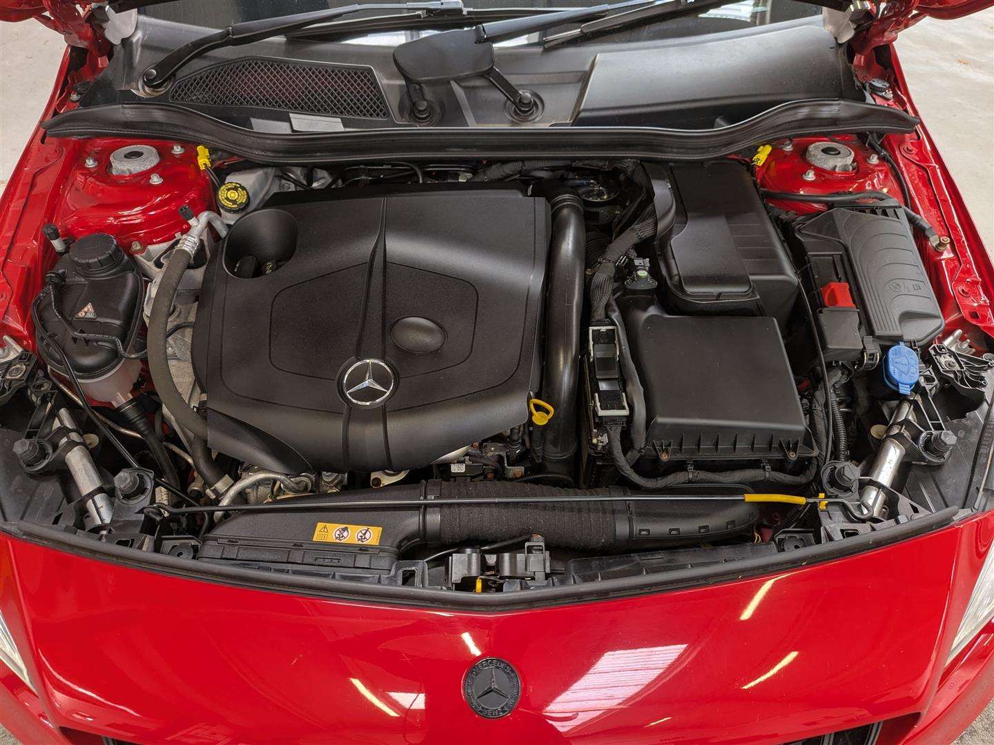 <p>2016 MERCEDES-BENZ A 200 D AMG LINE</p>