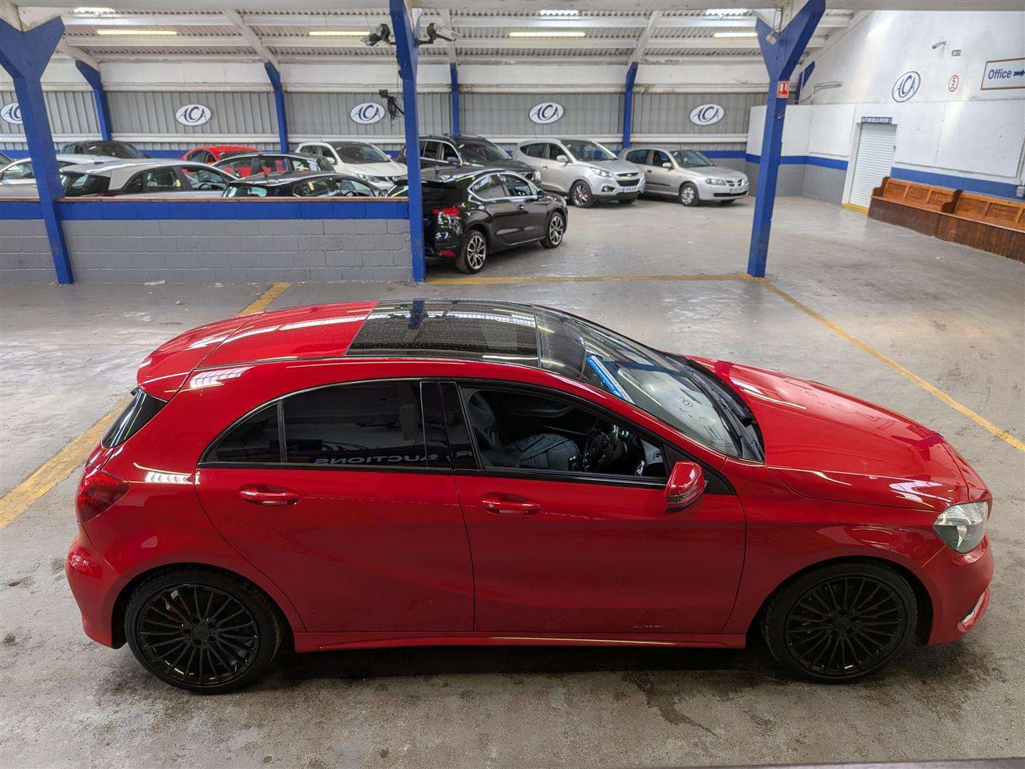 <p>2016 MERCEDES-BENZ A 200 D AMG LINE</p>