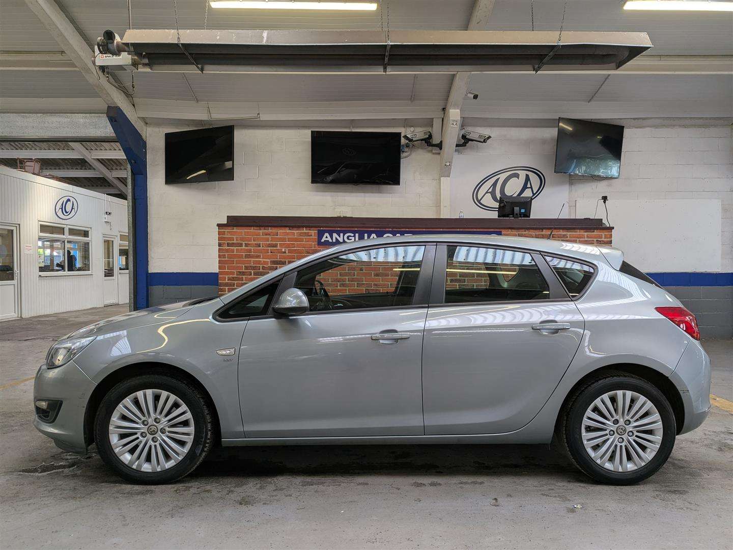 <p>2013 VAUXHALL ASTRA ENERGY CDTI</p>