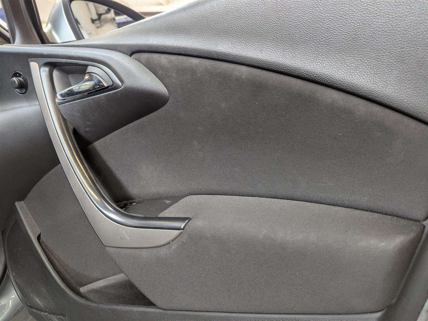 <p>2013 VAUXHALL ASTRA ENERGY CDTI</p>