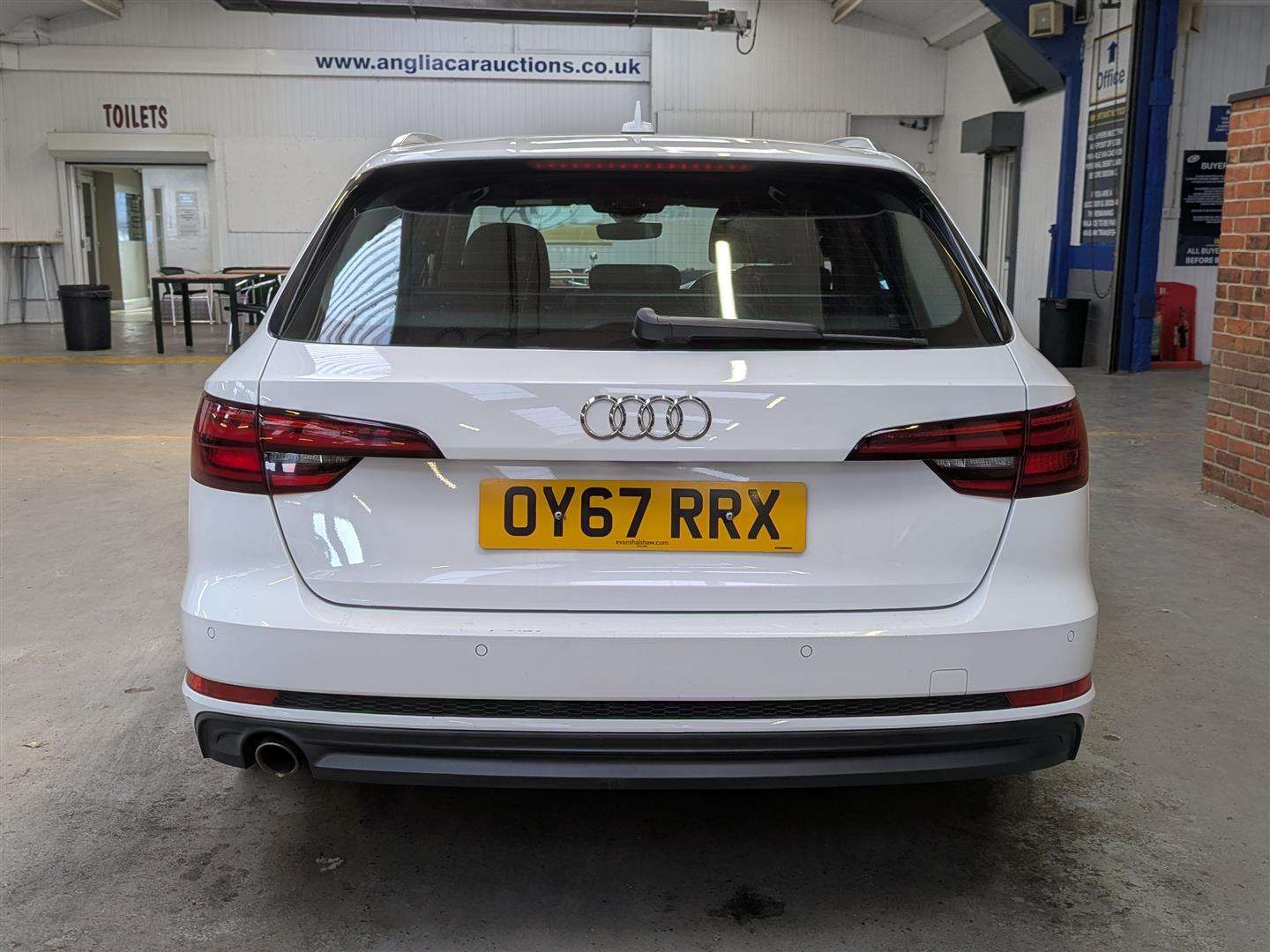 <p>2017 AUDI A4 S LINE TDI S-A</p>