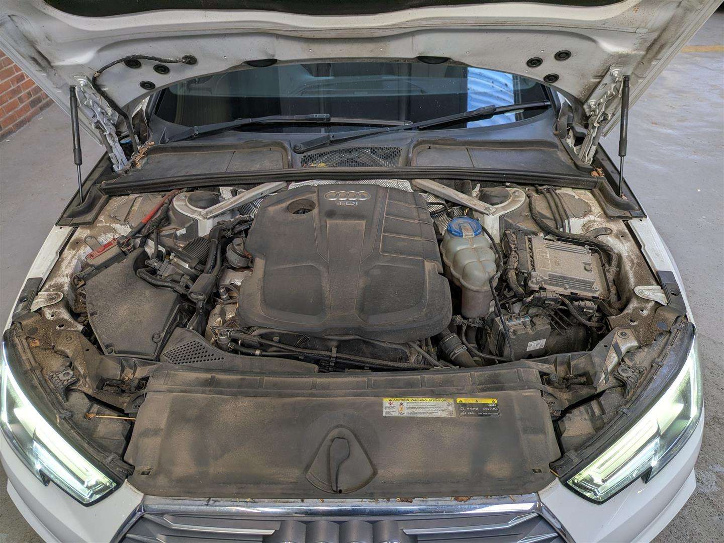 <p>2017 AUDI A4 S LINE TDI S-A</p>