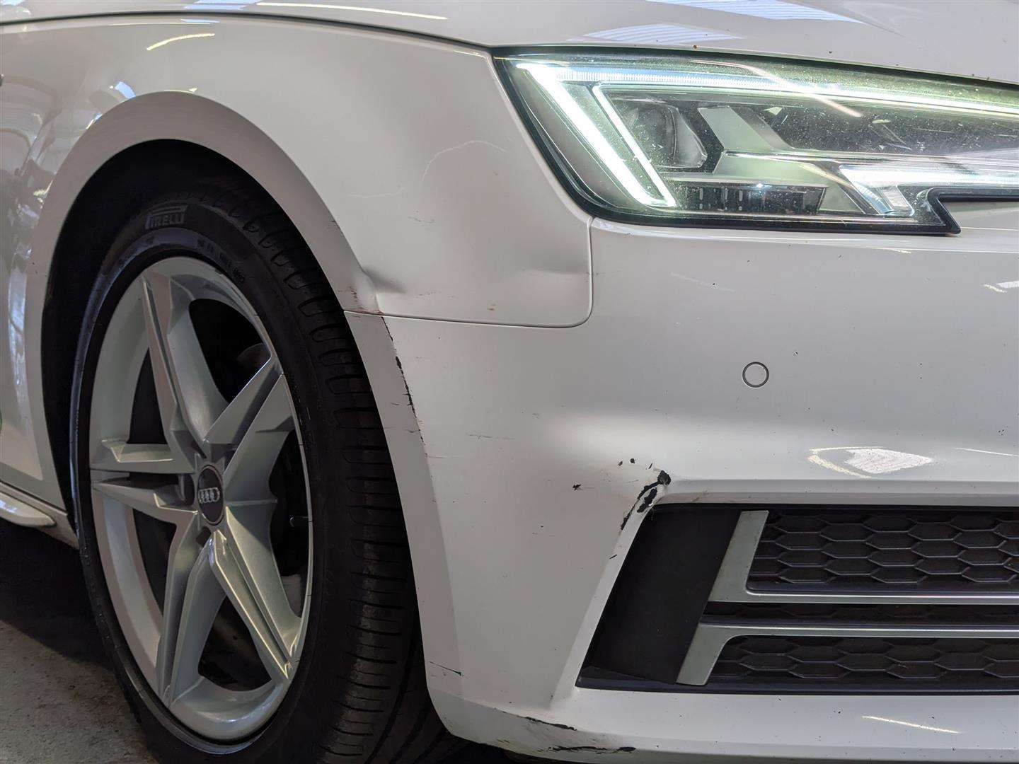 <p>2017 AUDI A4 S LINE TDI S-A</p>