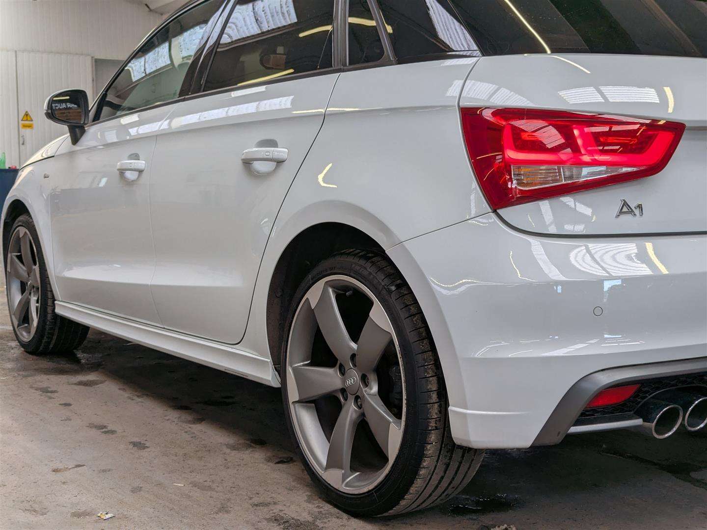<p>2014 AUDI A1 S LINE BLACK EDITION T</p>