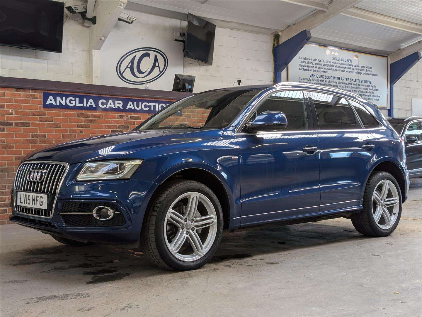 <p>2015 AUDI Q5 S LINE + TFSI QUATTRO</p>